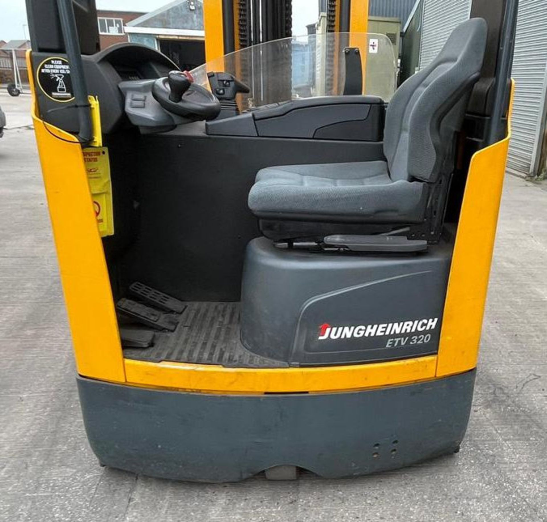 1 x 2010 Jugenreich ETV 320 2T Reach Truck With 9 Metre Mast And Charger - CL855 - Location: Widnes - Image 4 of 9