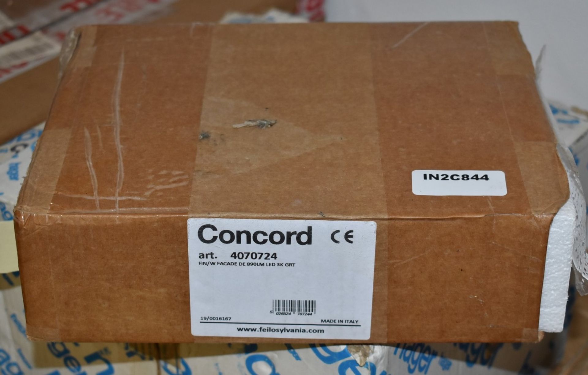 1 x Concord 4070724 Facade 890LM LED Light - New Boxed Stock - Image 2 of 5