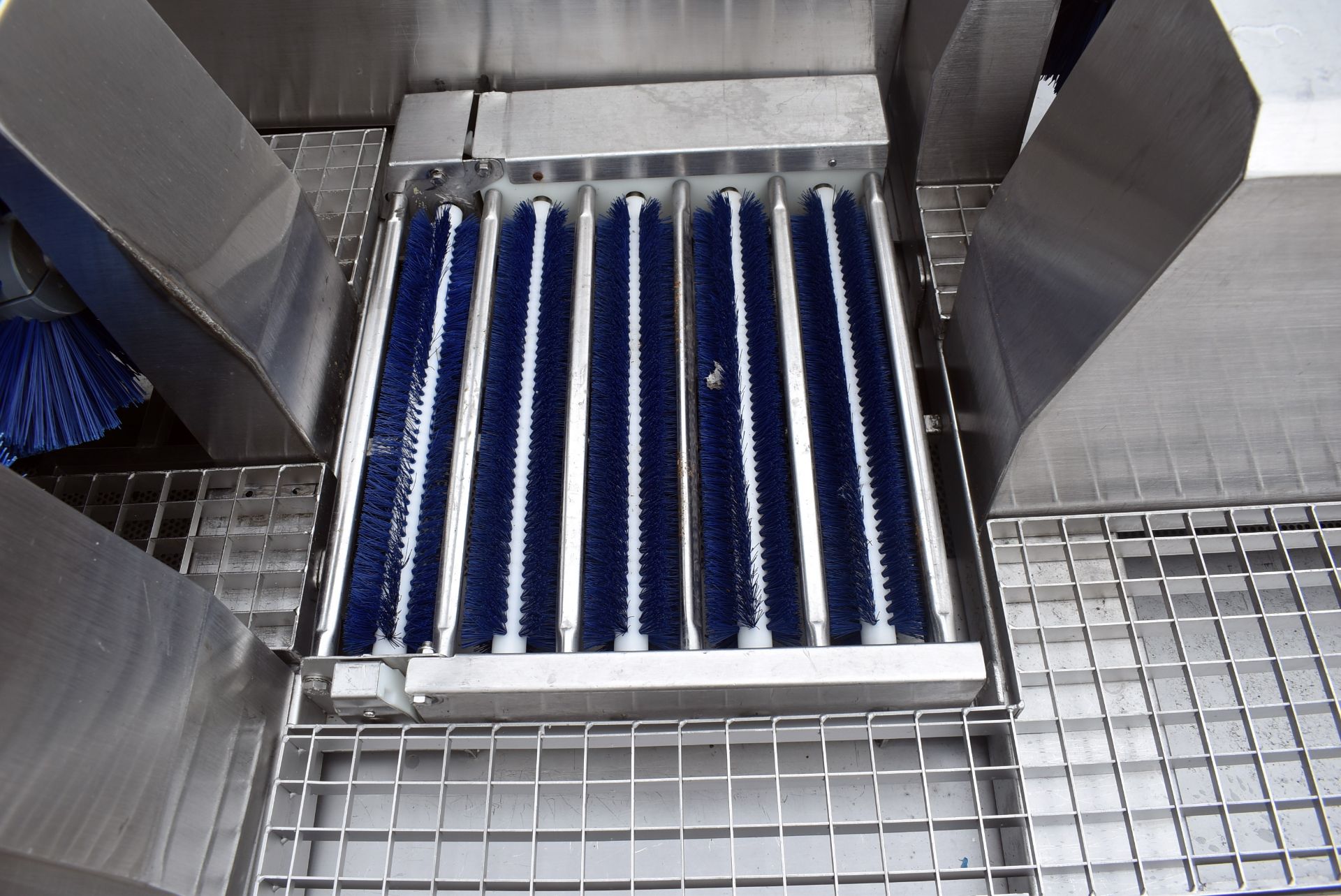 1 x Lave Botte 2 - CC2000 Sole and Boot Cleaner Machine - Ref: CHR107 - CL823 - Location: Altrincham - Image 10 of 10