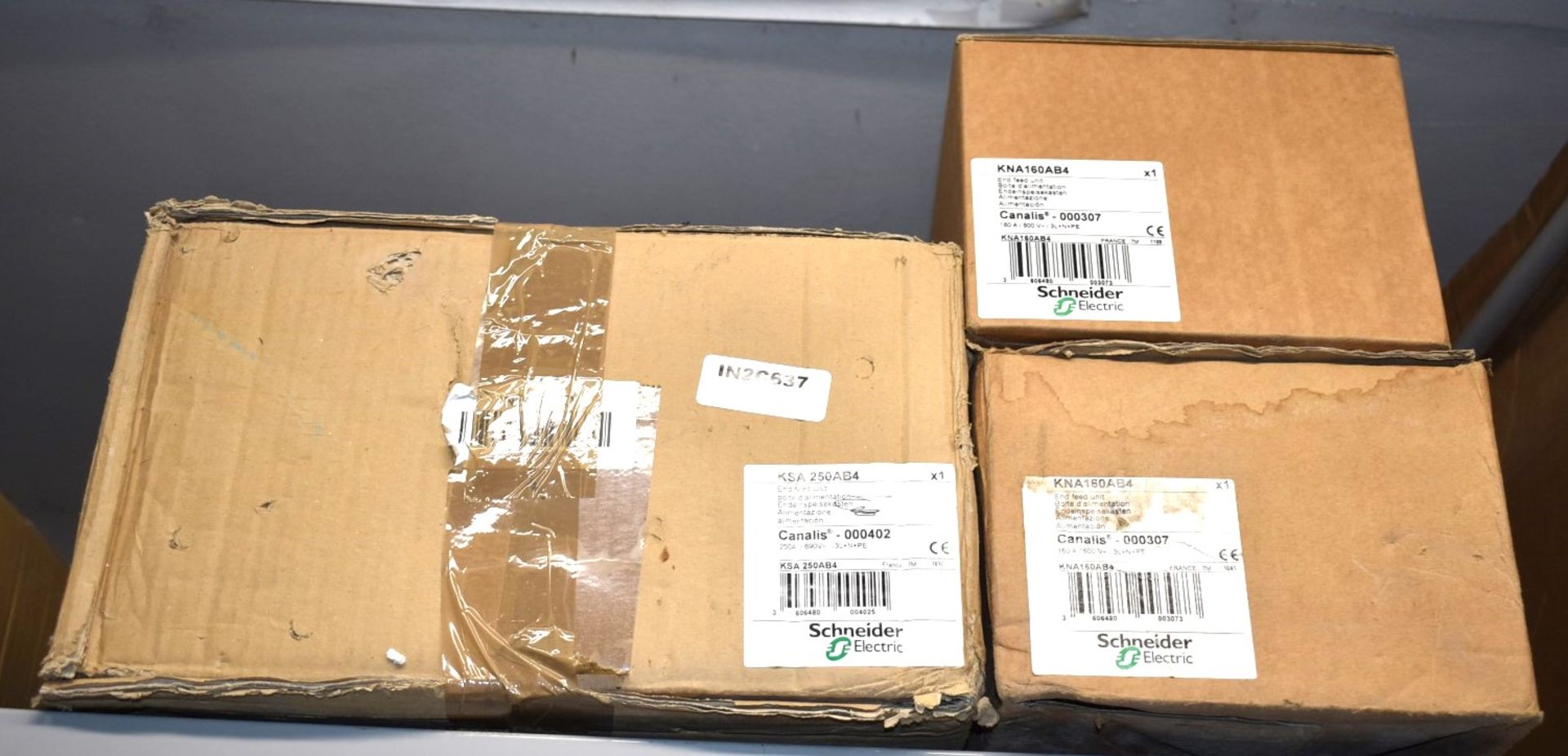 3 x Schneider Electric Canalis End Feed Units - Types KSA250AB4 & KNA160AB4 - RRP £1,360 - Image 4 of 7