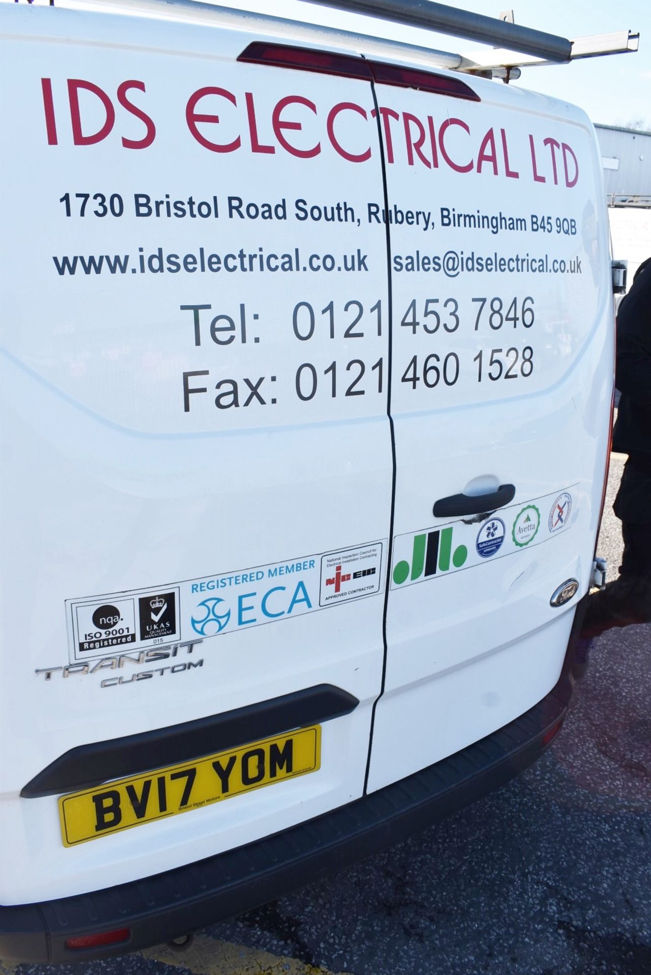 1 x Ford Transit 5 Seat Crew Van - Year 2017 - 12 Months MOT - Includes V5 and Key - Image 13 of 34