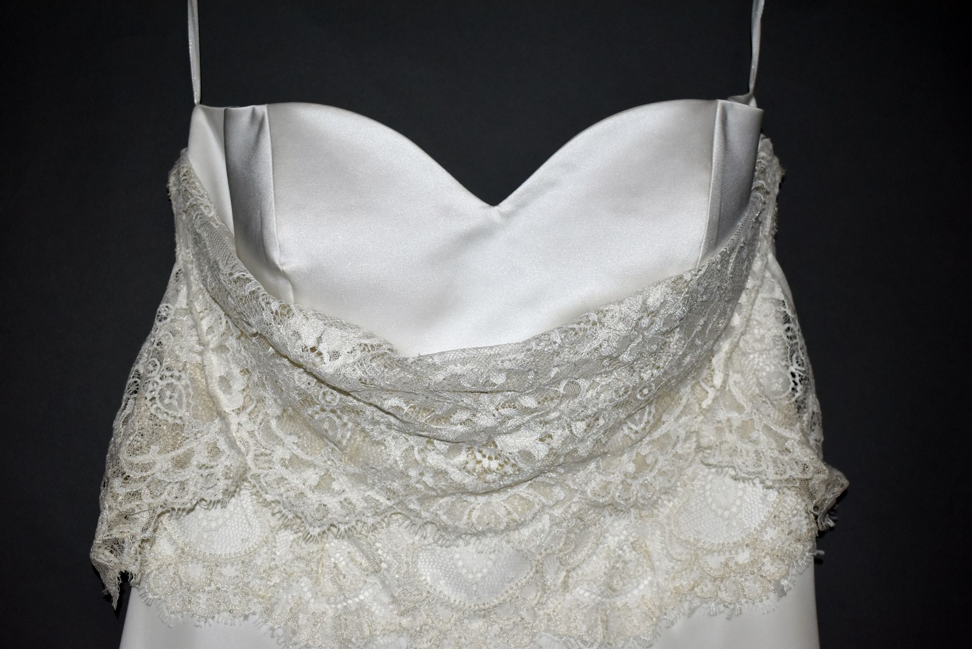 1 x LUSAN MANDONGUS Off The Shoulder Lace Bodice Designer Wedding Dress Bridal Gown RRP £1,450 UK 14 - Image 6 of 6