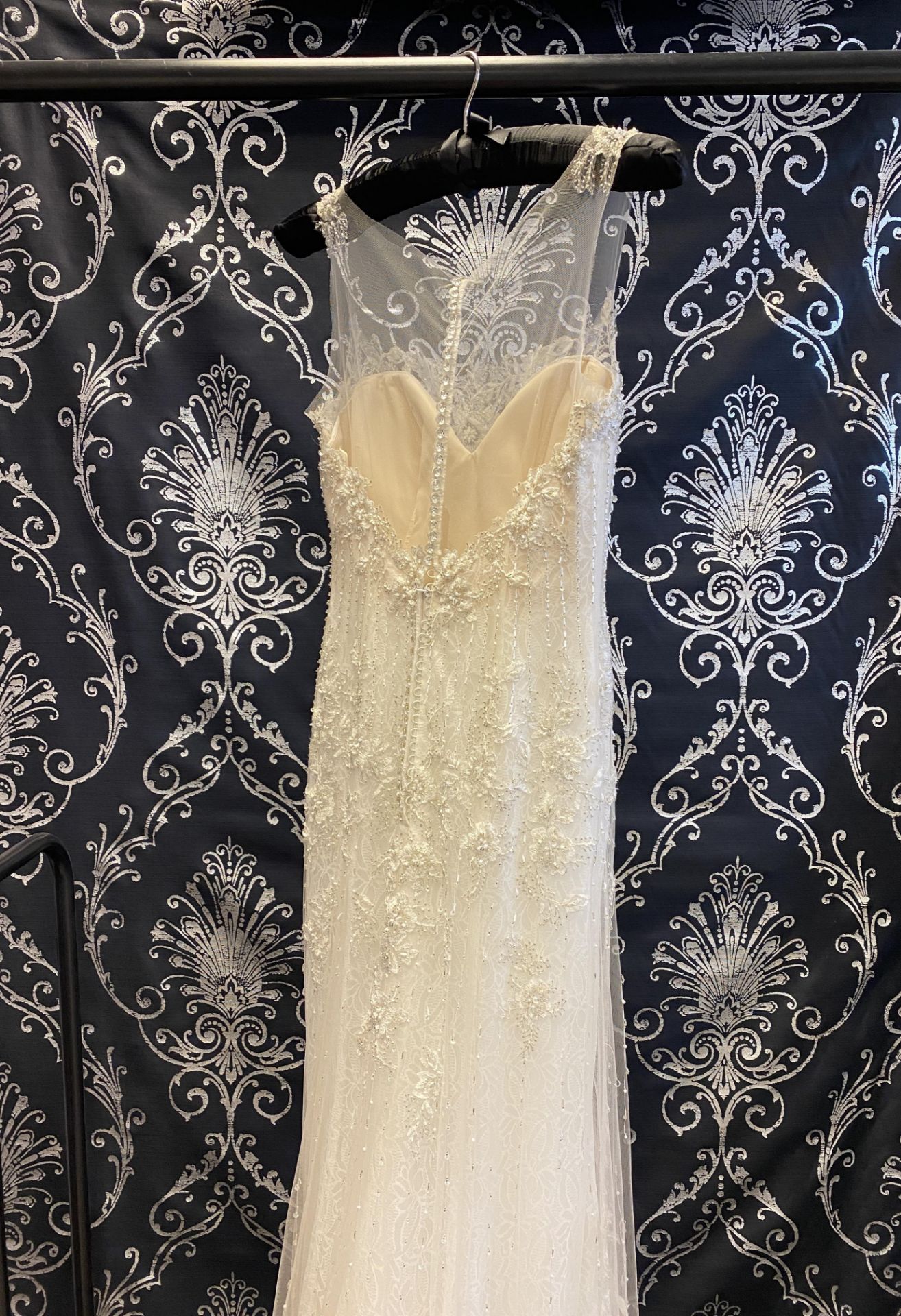 1 x LUSAN MANDONGUS 'Anastasia' Stunning Lace And Embroidered Designer Wedding Dress RRP £1,850 UK12 - Image 5 of 10
