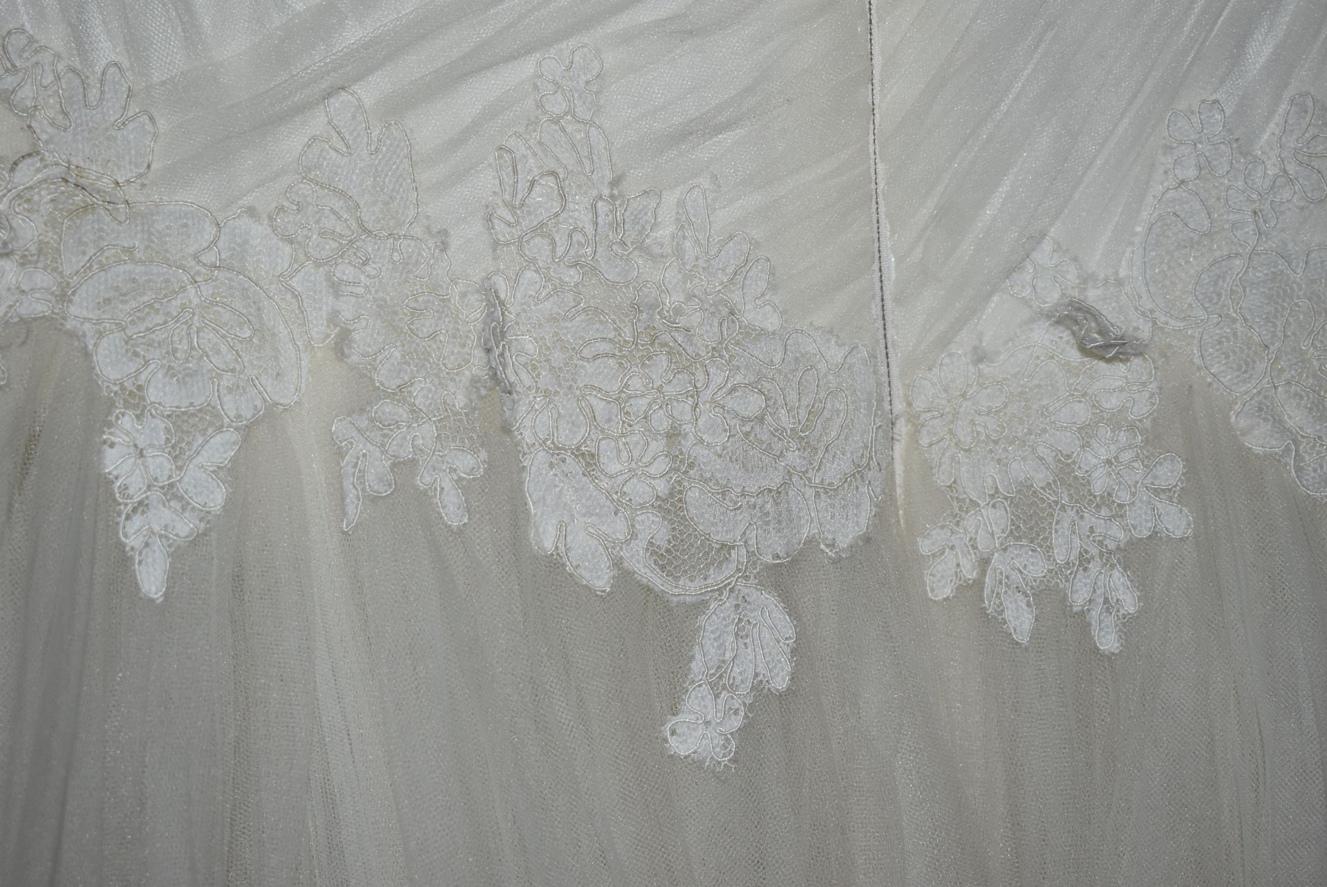 1 x LUSAN MANDONGUS Strapless Chiffon And Lace Designer Wedding Dress Bridal Gown RRP £2,600 UK 12 - Image 5 of 6