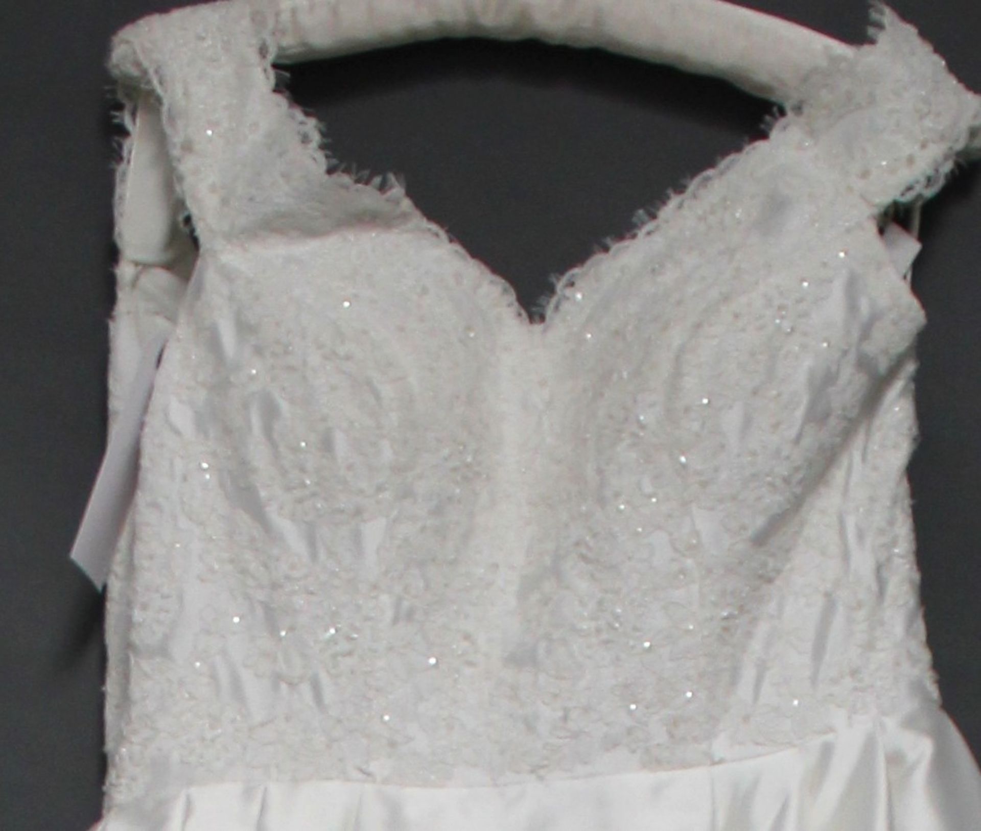 1 x ATELIER LYANA 'Mary' Lace And Delicately Beaded Designer Wedding Dress RRP £1,000 UK12 - Image 4 of 8