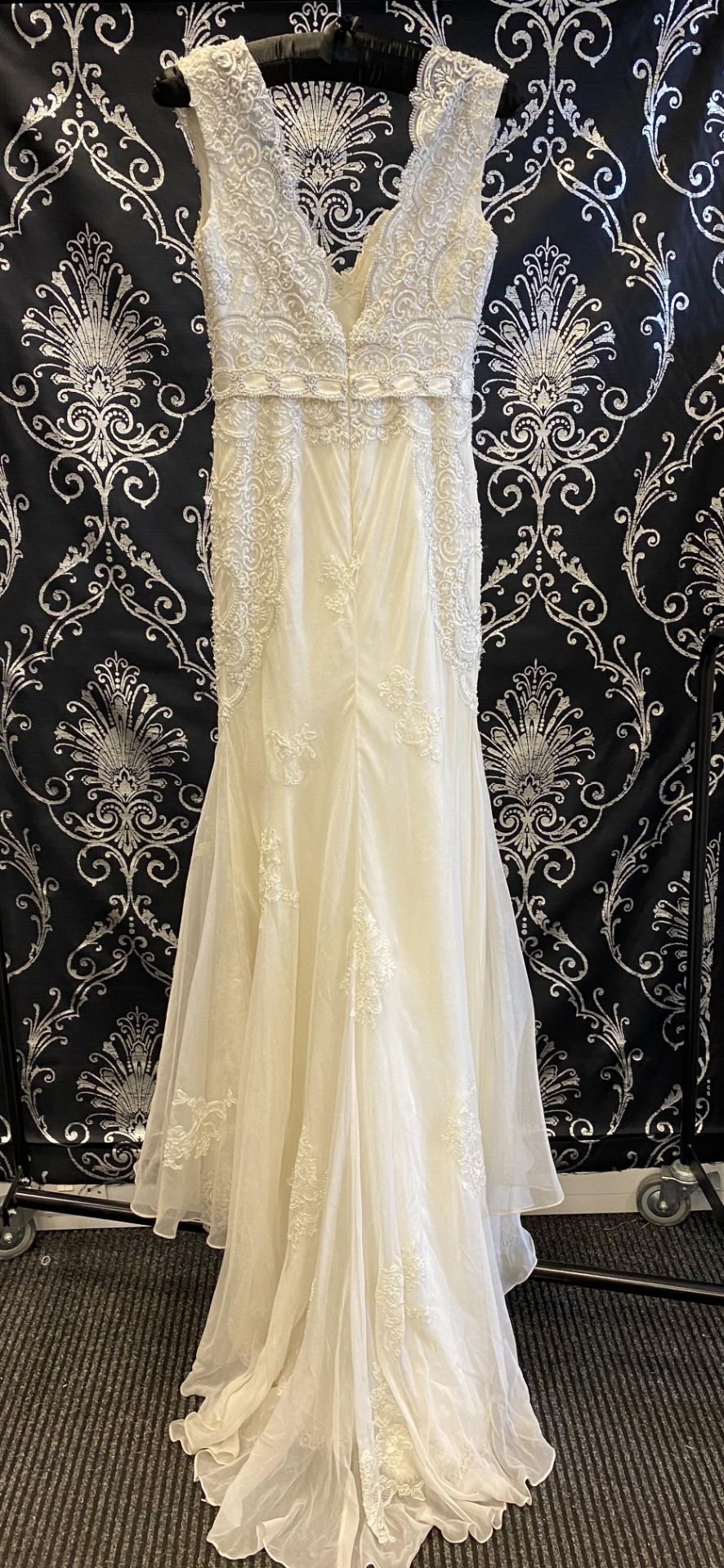 1 x LUSAN MANDONGUS 'Phya' Elegant Lace And Chiffon Fishtail Designer Wedding Dress RRP £2,230 UK8 - Image 11 of 11