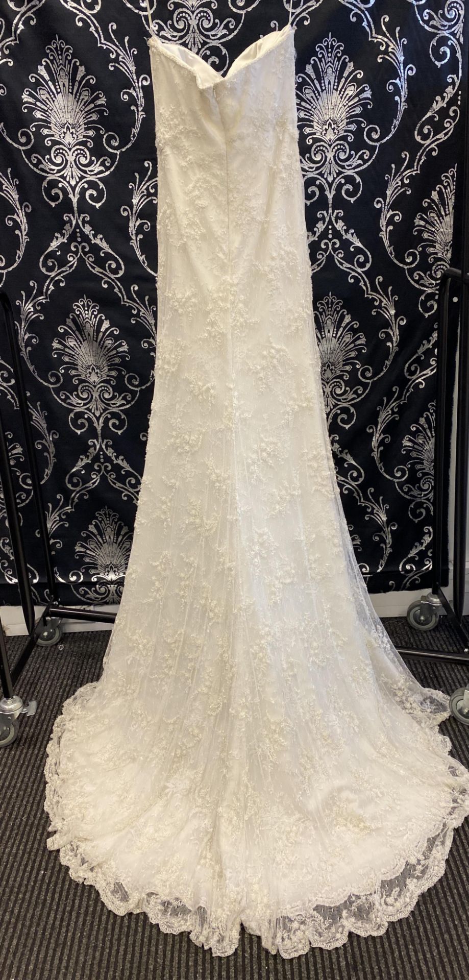 1 x LUSAN MANDONGUS 'Tonia' Elegant Strapless Fishtail Designer Wedding Dress RRP £2,490 UK12 - Image 4 of 7