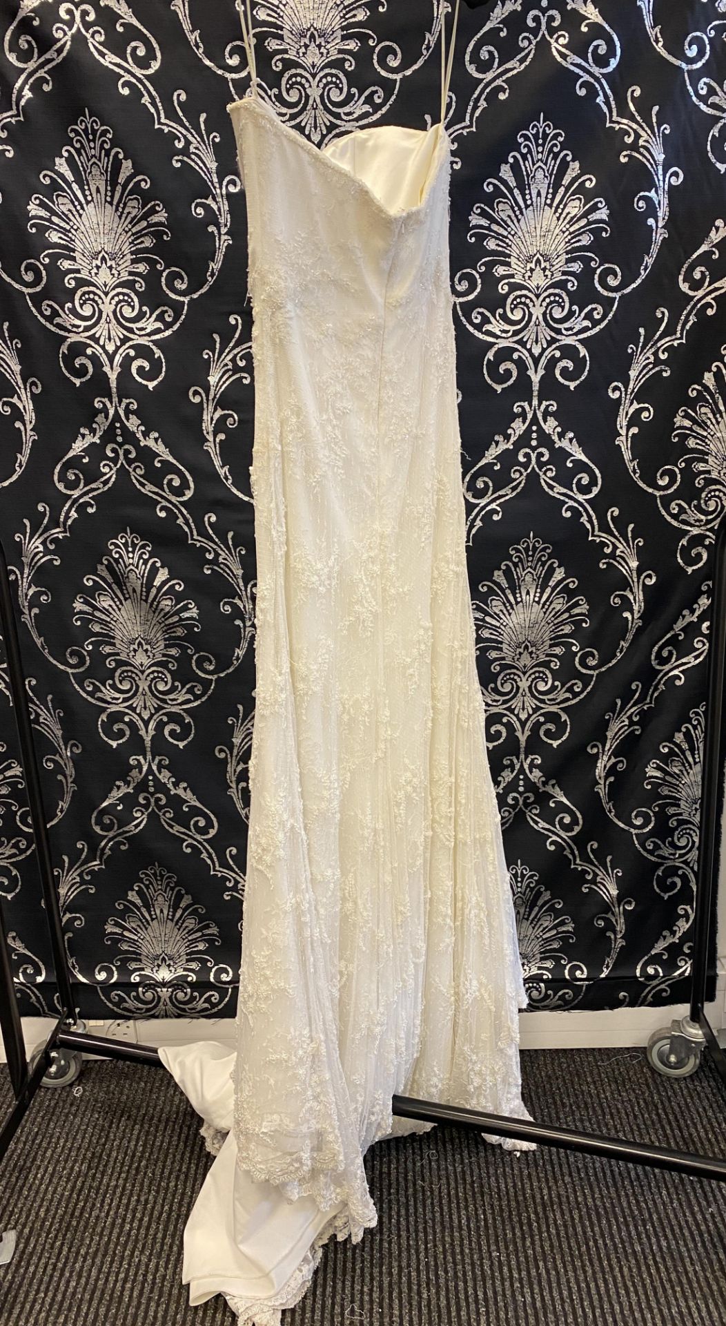 1 x LUSAN MANDONGUS 'Tonia' Elegant Strapless Fishtail Designer Wedding Dress RRP £2,490 UK12 - Image 3 of 7