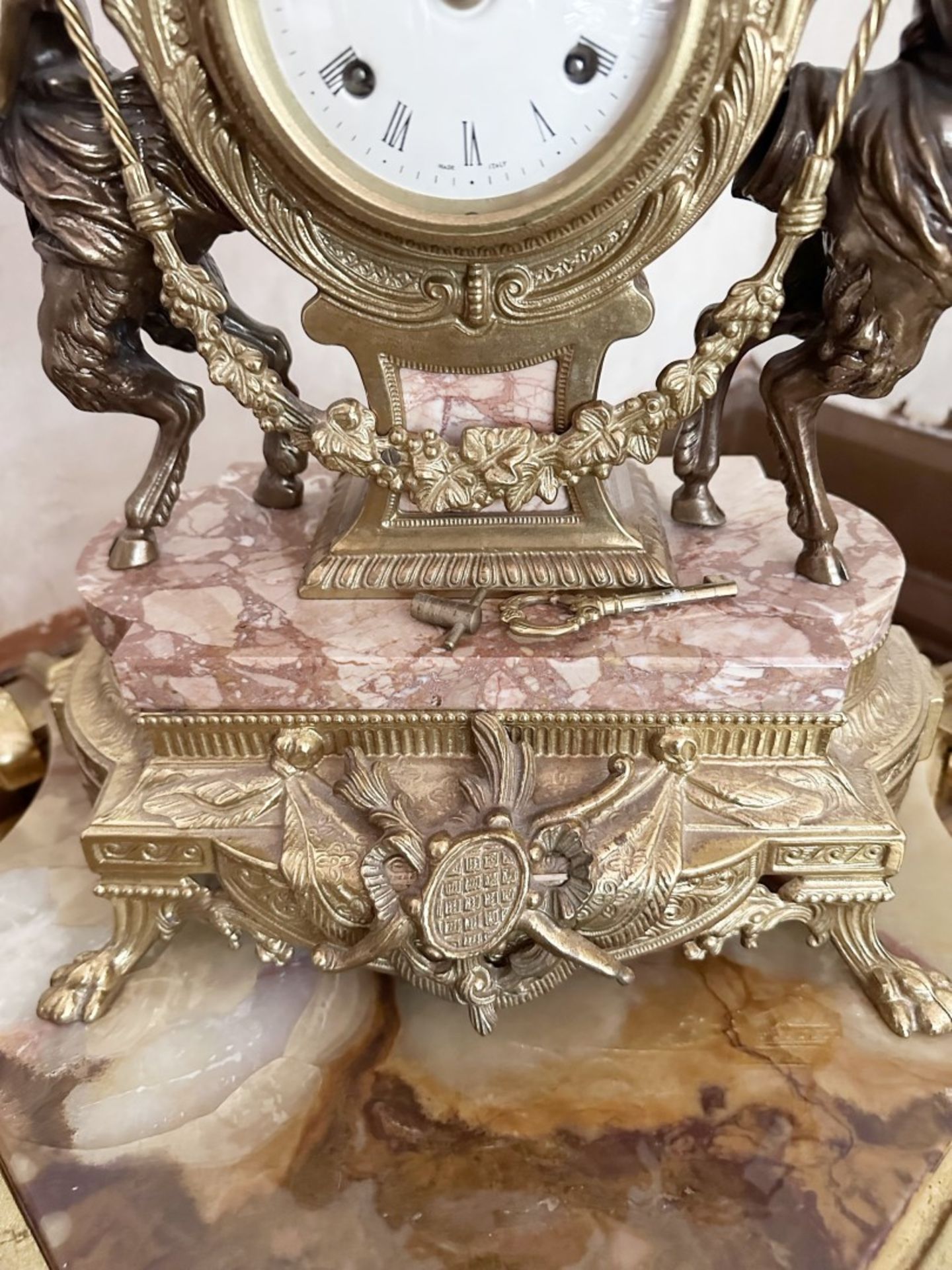 1 x Stunning Italian FRANZ HERMLE Imperial Bronze And Marble Mantle Clock - Image 8 of 10