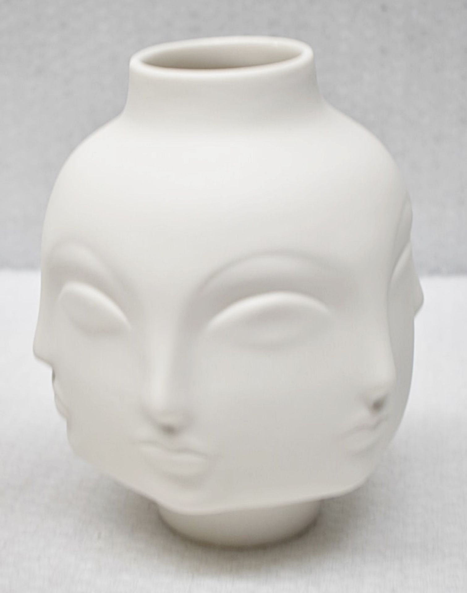 1 x JONATHAN ADLER 'Ja Muse - Dora Maar' Luxury Porcelain Vase - 23cm High - Original Price £295.00 - Image 5 of 13