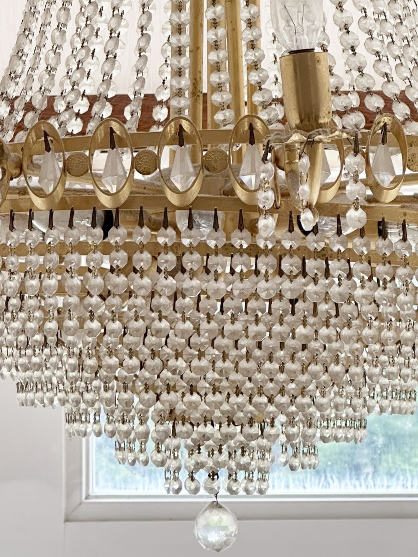 1 x Stunning GENUINE CRYSTAL AND GOLD PLATED Chandelier. - Image 6 of 11