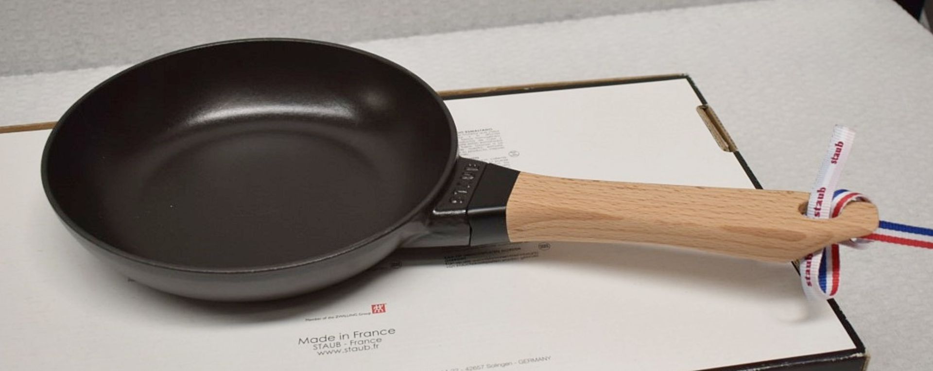 1 x STAUB Premium Cast Iron 20cm Frying Pan With Beechwood Handle - Original Price £109.00