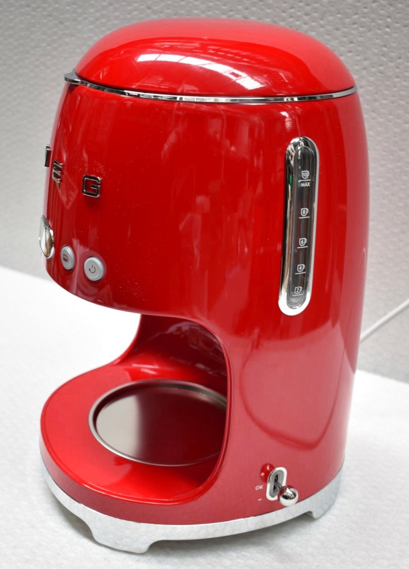 1 x SMEG Drip Retro-Style Filter Coffee Machine In Red, With Reuseable Filter And Digital - Image 9 of 15