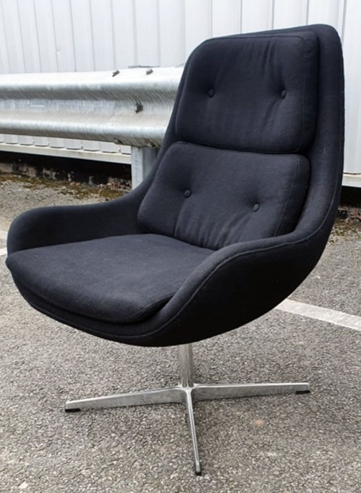 1 x STEIJER Super Easy Cashmere Upholstered Swivel Lounge Chair In Charcoal With Chromed Steel Base - Image 4 of 8