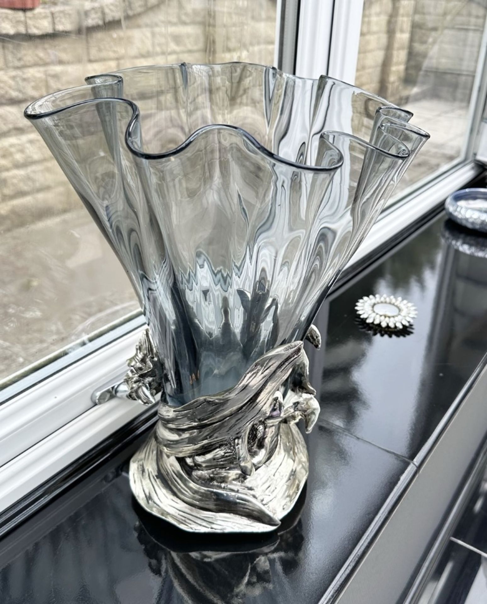 1 x Crystal Glass Vase With Floral Design Metal Base And Diamante Detailing - Image 3 of 3