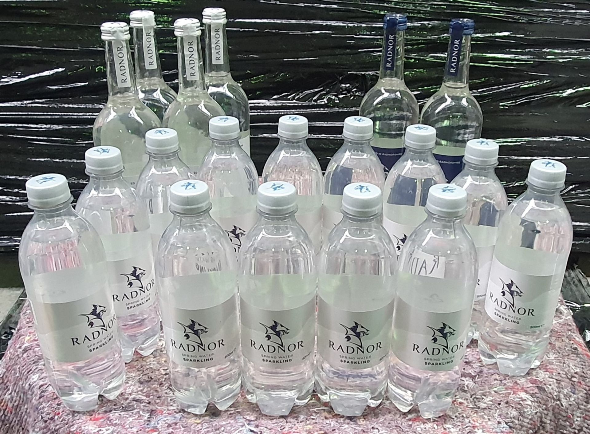 19 x Assorted Bottles of Drinking Water - Includes Sparkling and Still - New Stock - Ref: TCH214 -