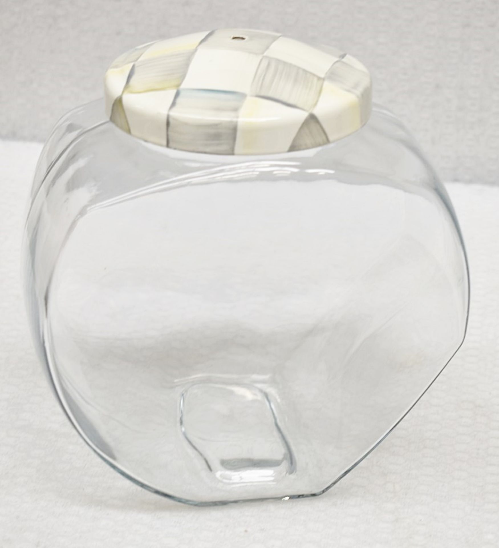 1 x MACKENZIE-CHILDS Sterling Check Cookie Jar With Enamelware Lid (20cm) - Original Price £94.95 - Image 9 of 12