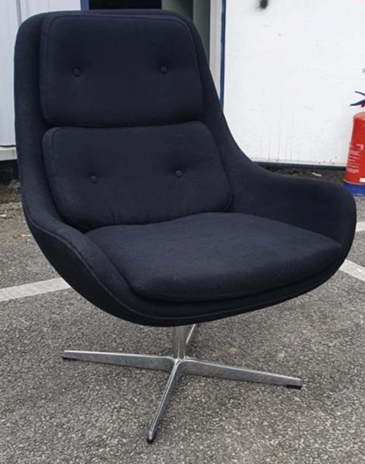 1 x STEIJER Super Easy Cashmere Upholstered Swivel Lounge Chair In Charcoal With Chromed Steel Base - Image 5 of 8