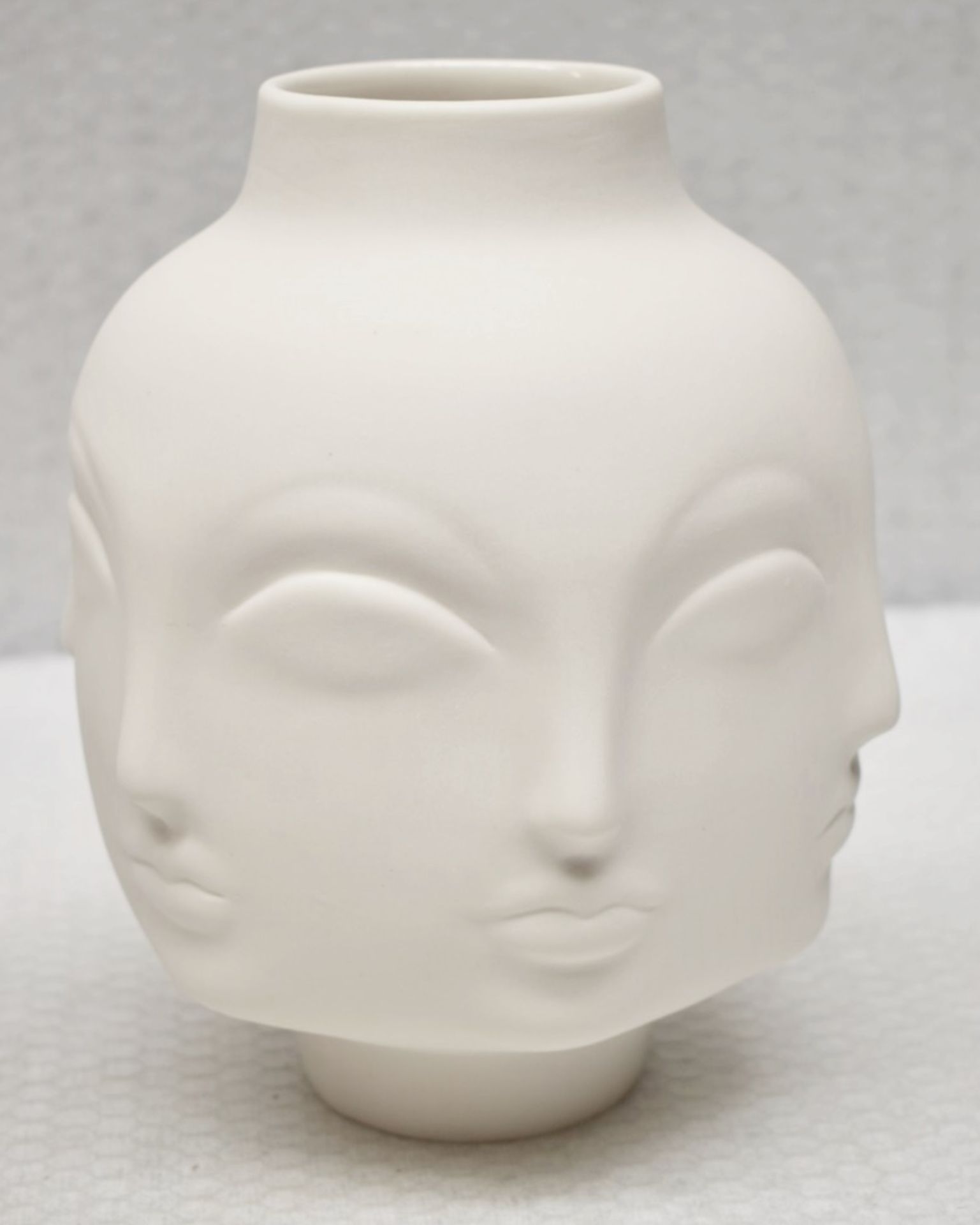 1 x JONATHAN ADLER 'Ja Muse - Dora Maar' Luxury Porcelain Vase - 23cm High - Original Price £295.00 - Image 6 of 13