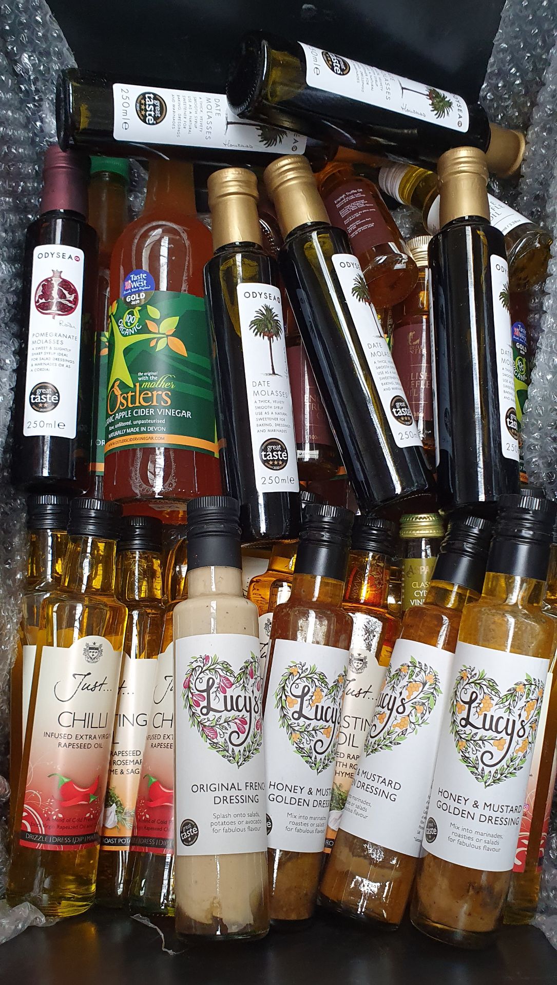 33 x Bottles of Vinegars, Oils & Dressings - Ref: TCH425 - CL840 - Location: Altrincham WA14 - Image 16 of 16