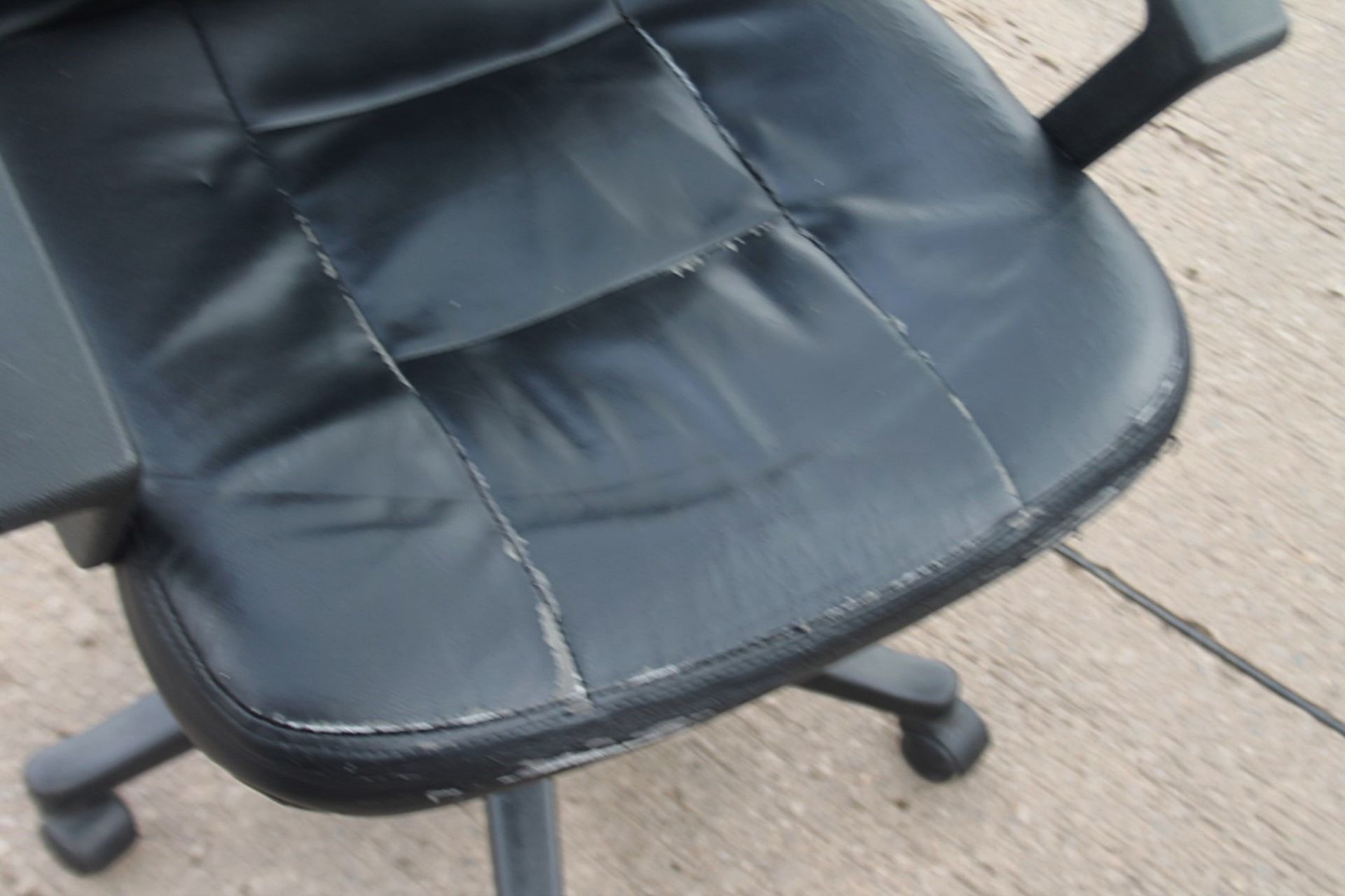 4 x Assorted Office Chairs On Castors - Models Vary - Recently Relocated From An Exclusive - Image 2 of 10