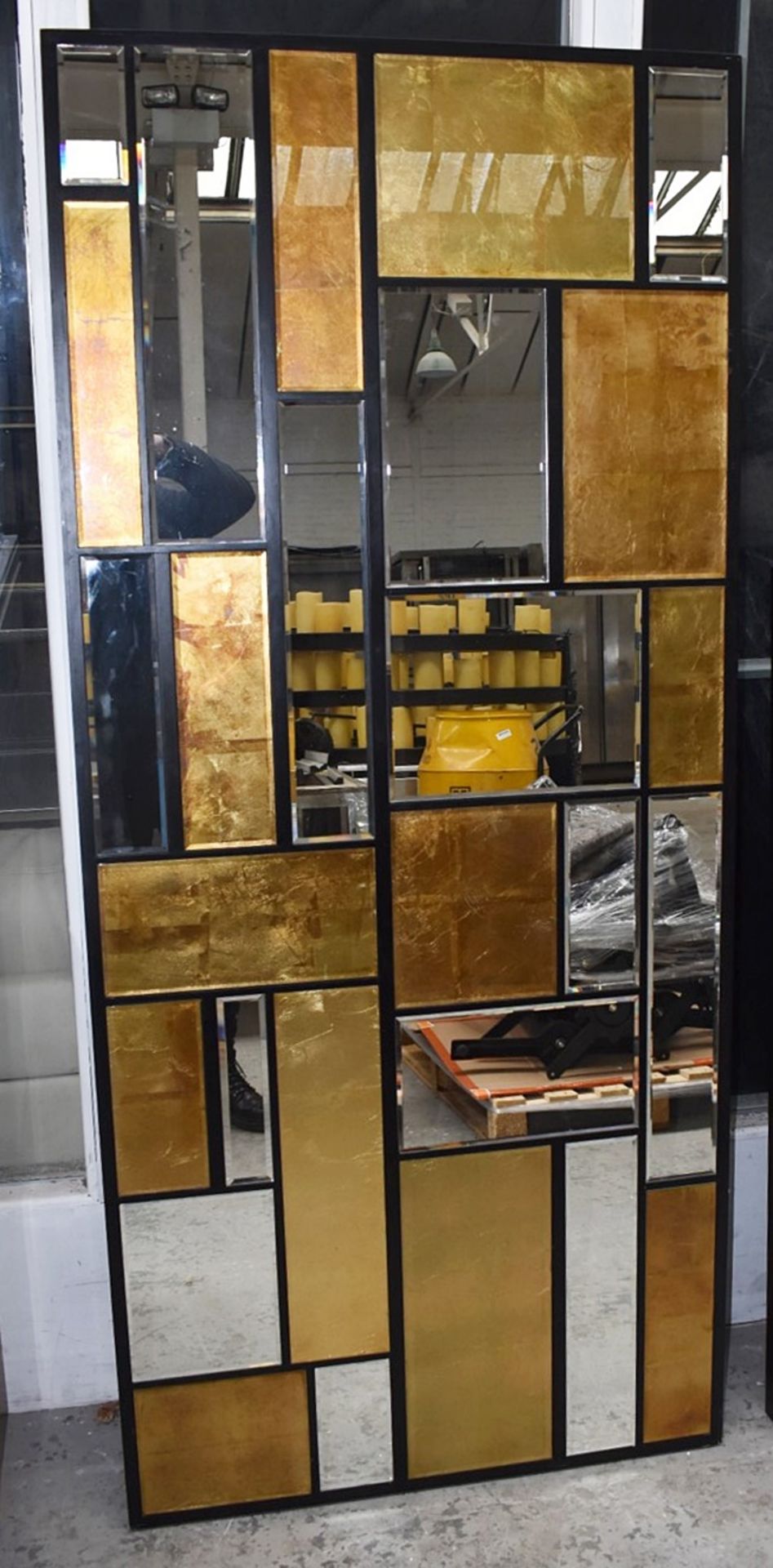1 x Impressive 1.8-Metre Long Mirror With Gold Leaf Panels - Ref: CNT401/GIT - CL845 - NO VAT - Image 2 of 8