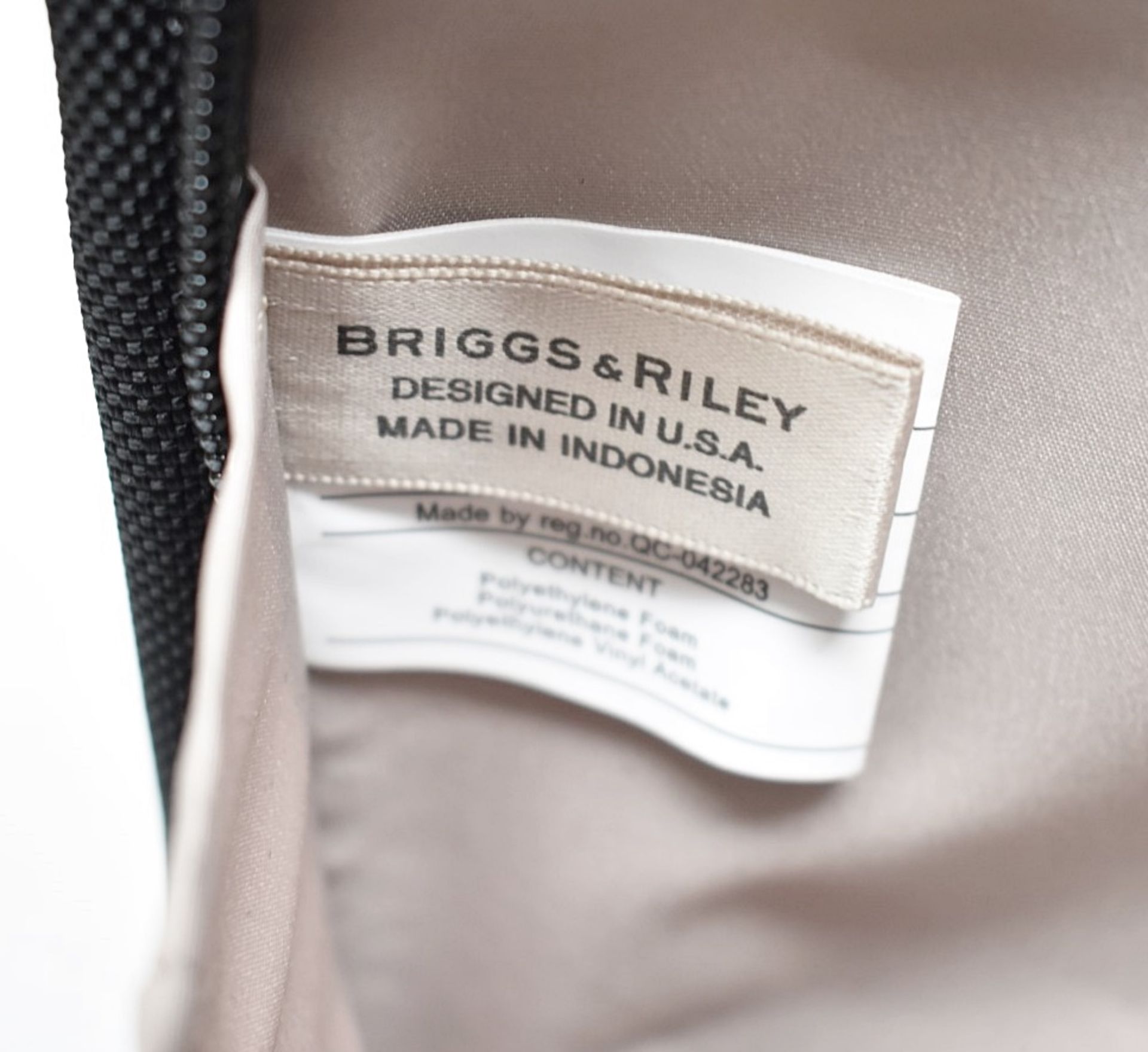 1 x BRIGGS & RILEY Wide Carry-On Baseline Garment Spinner Suitcase (40.5cm) - Original Price £629.00 - Image 11 of 24