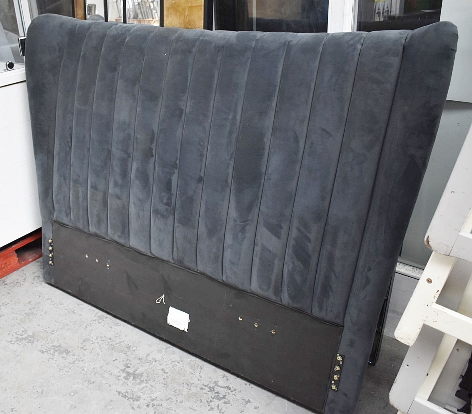 1 x TEMPUR 'Hampton' Luxury Upholstered Wing-back Headboard In Slate Grey - Ref: CL987 - Location: - Image 3 of 4