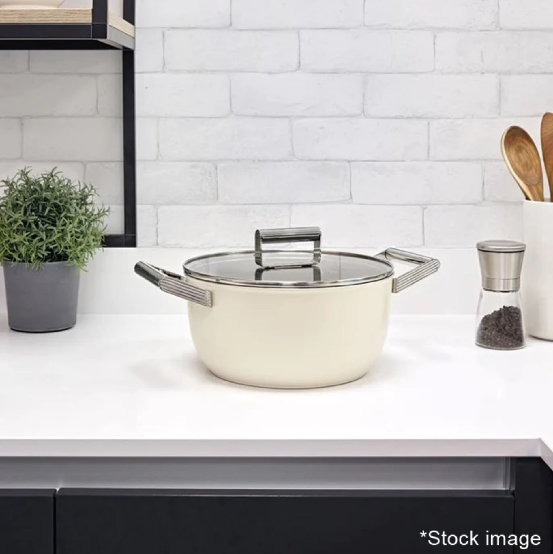 1 x SMEG 50s-Style Casserole Pan with Lid in Matte Cream (24cm) - Original Price £169.95