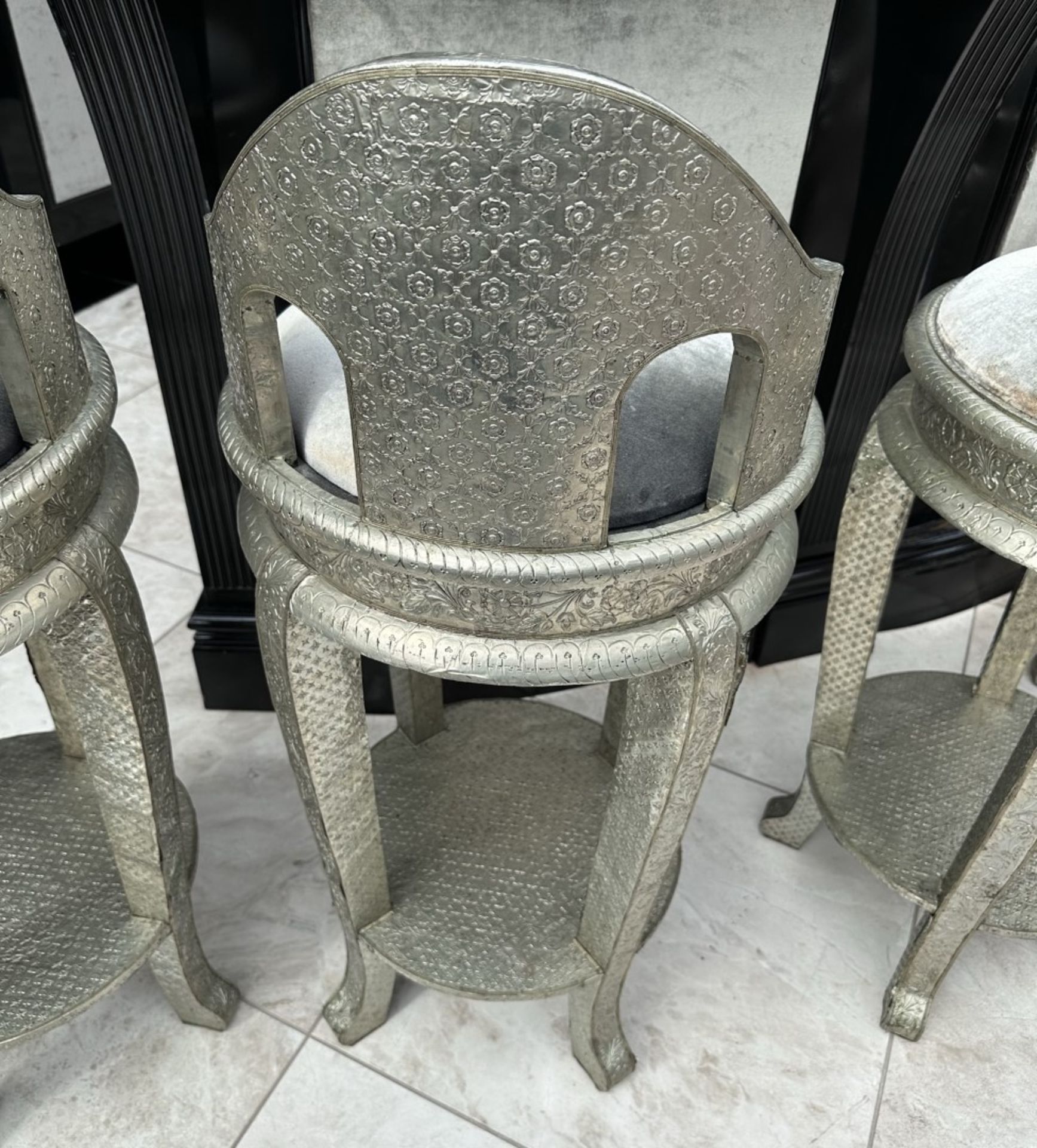 6 x Ornate Silver Tone Bar Stools With Grey Velvet Seat Pads - Image 10 of 16