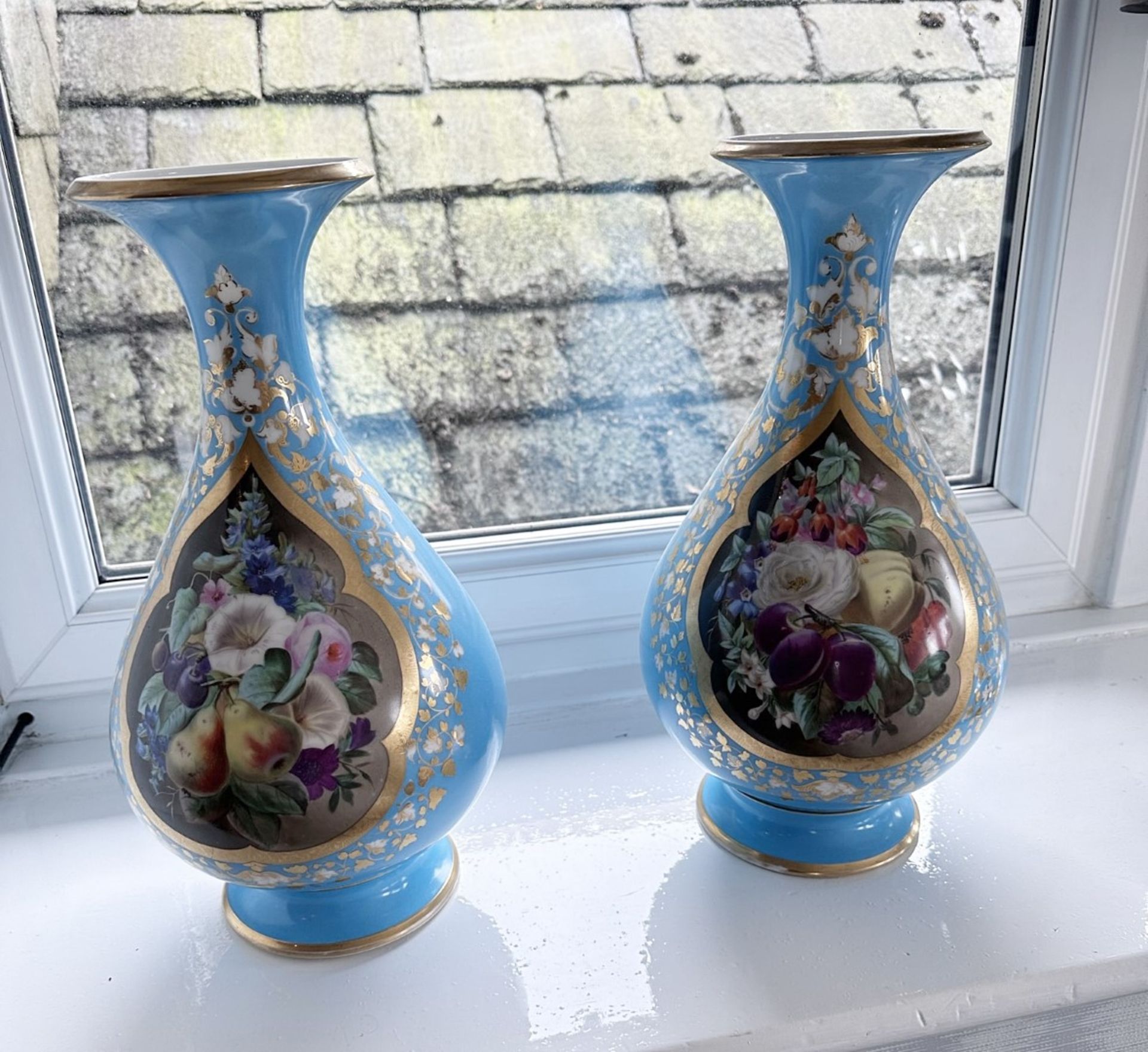2 x VINTAGE Cloisonne French Fine Bone China Vases With Gold Leaf Design - Image 5 of 12