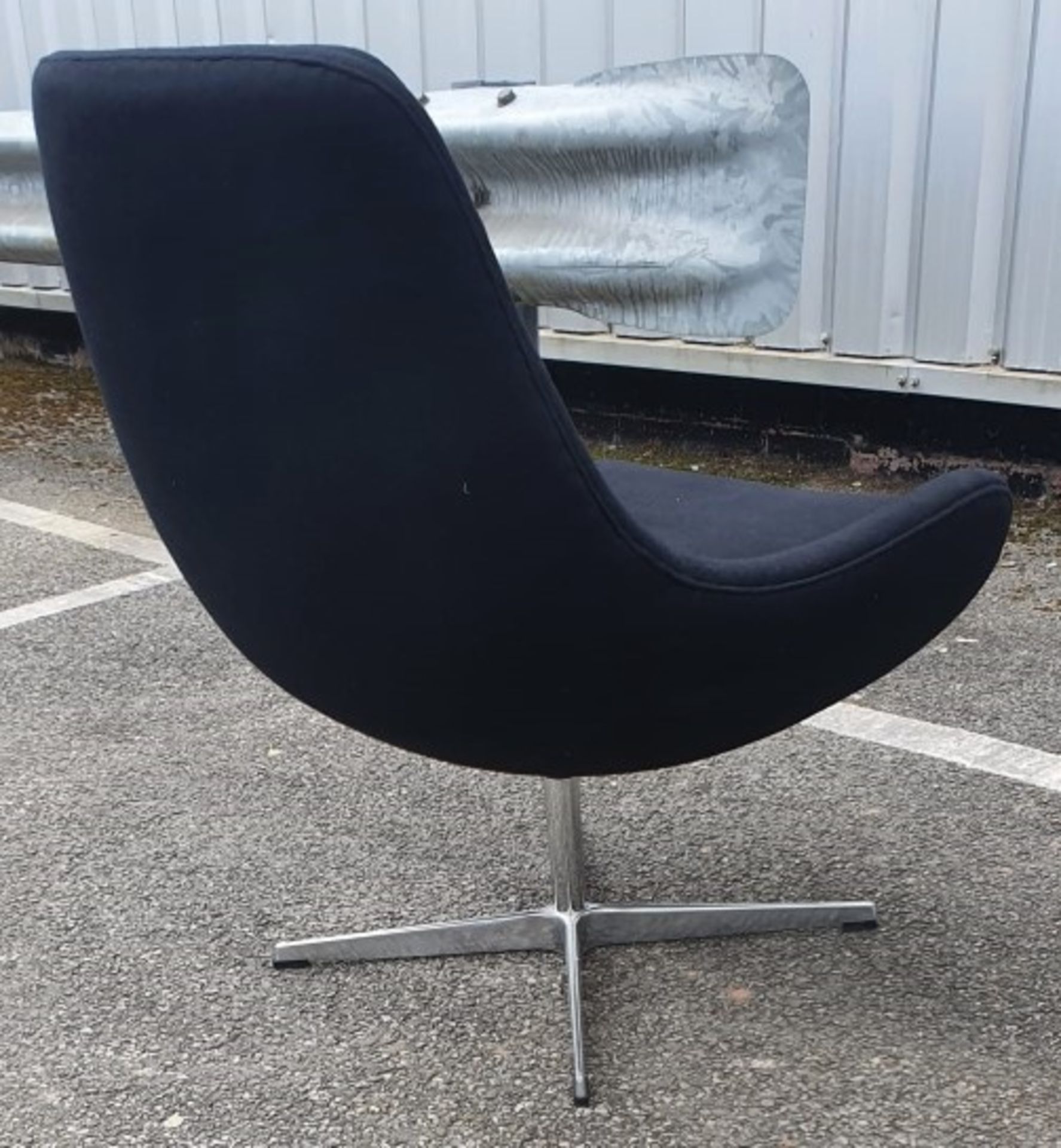 1 x STEIJER Super Easy Cashmere Upholstered Swivel Lounge Chair In Charcoal With Chromed Steel Base - Image 8 of 8