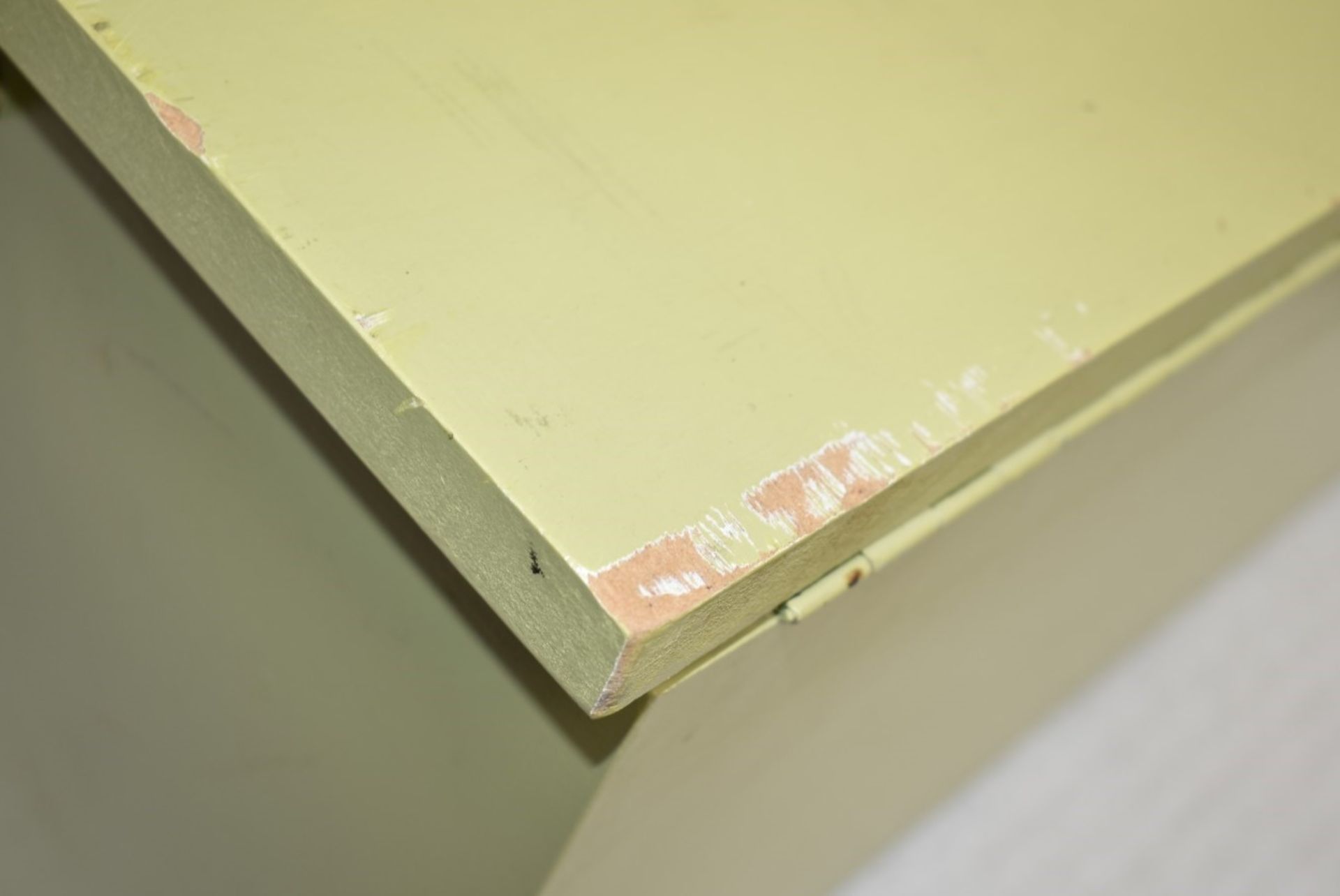 1 x Handpainted Storage Box In Olive Green - Ref: CNT740/WH2/C23 - CL845 - NO VAT ON THE HAMMER - Image 5 of 5