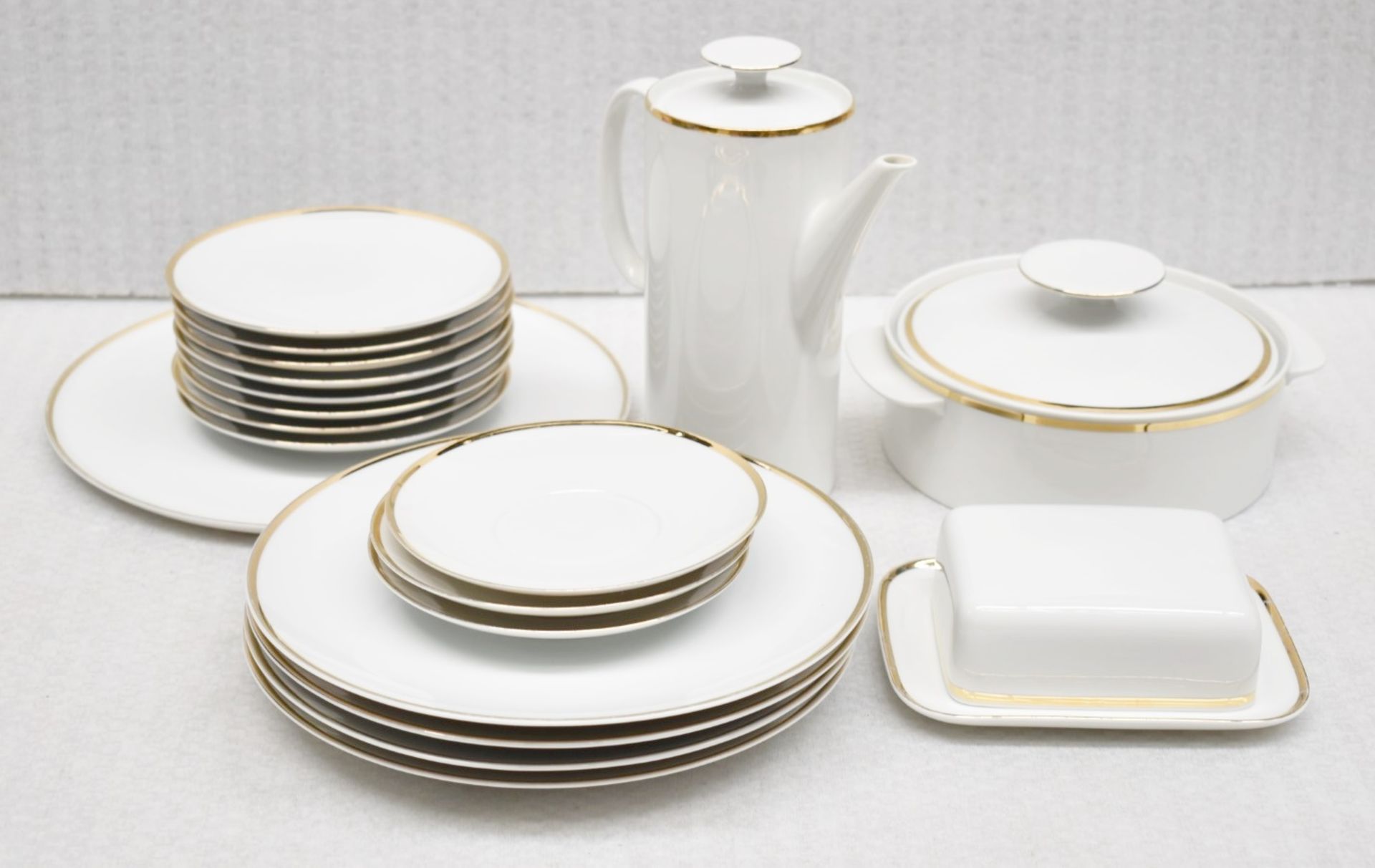 19 x Assorted Pieces Of THOMAS GERMANY Crockery With Gold Decoration - Ref: CNT767+768/WH2/C24 -