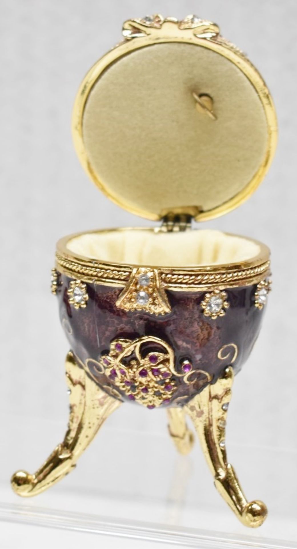 1 x Decorative Faberge-Style Clockwork Musical Enameled Egg, In Purple - Ref: CNT733/WH2/C23 - CL845 - Image 2 of 4