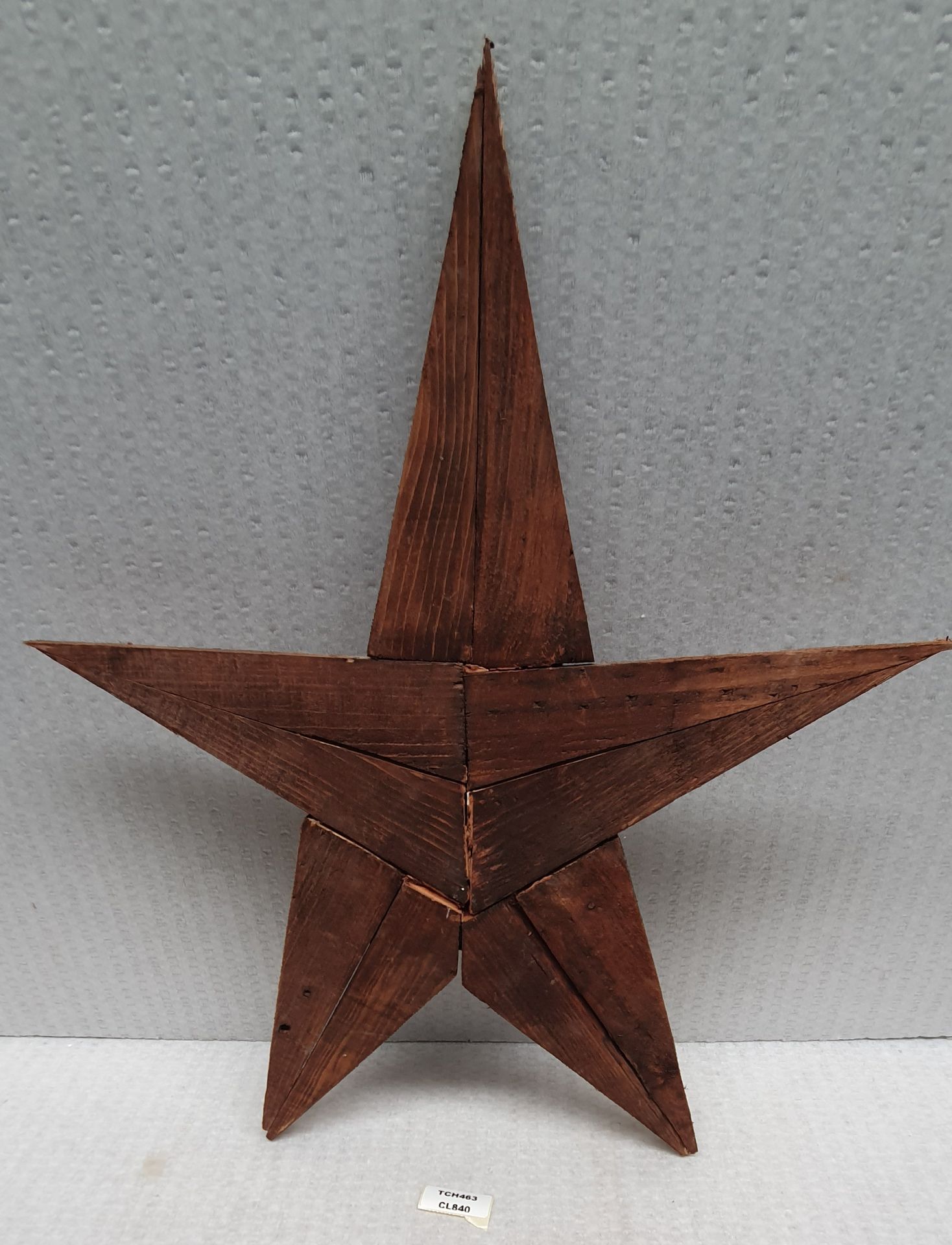 1 x Wooden Star Decoration - Approx. 62cm Tall - Ref: TCH463 - CL840 - Location: Altrincham WA14 - Image 3 of 5