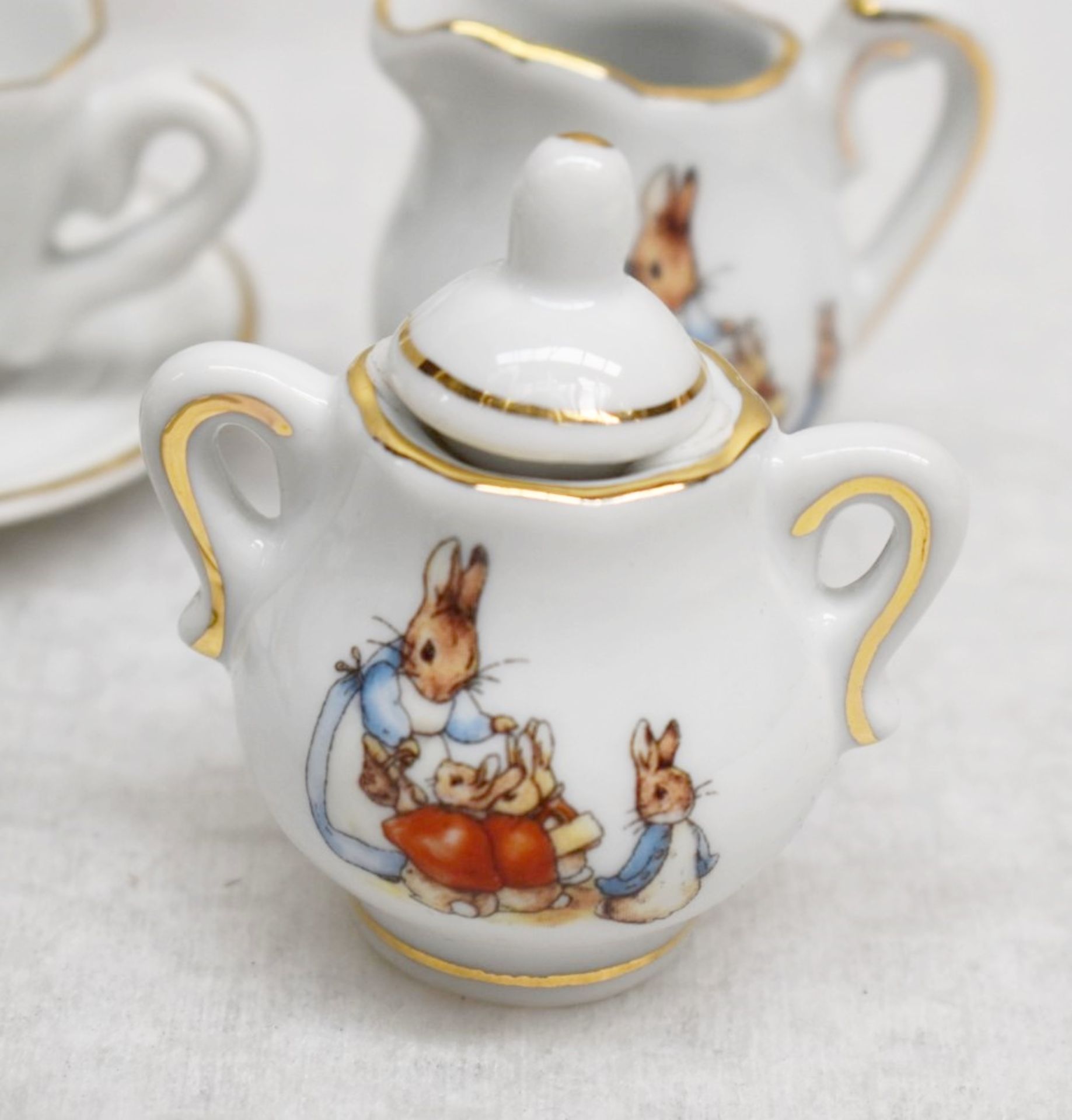 1 x Beatrix Potter Hand-gilded Porcelain Children's Tea Set In Case - Original Price £119.00 - - Bild 3 aus 6