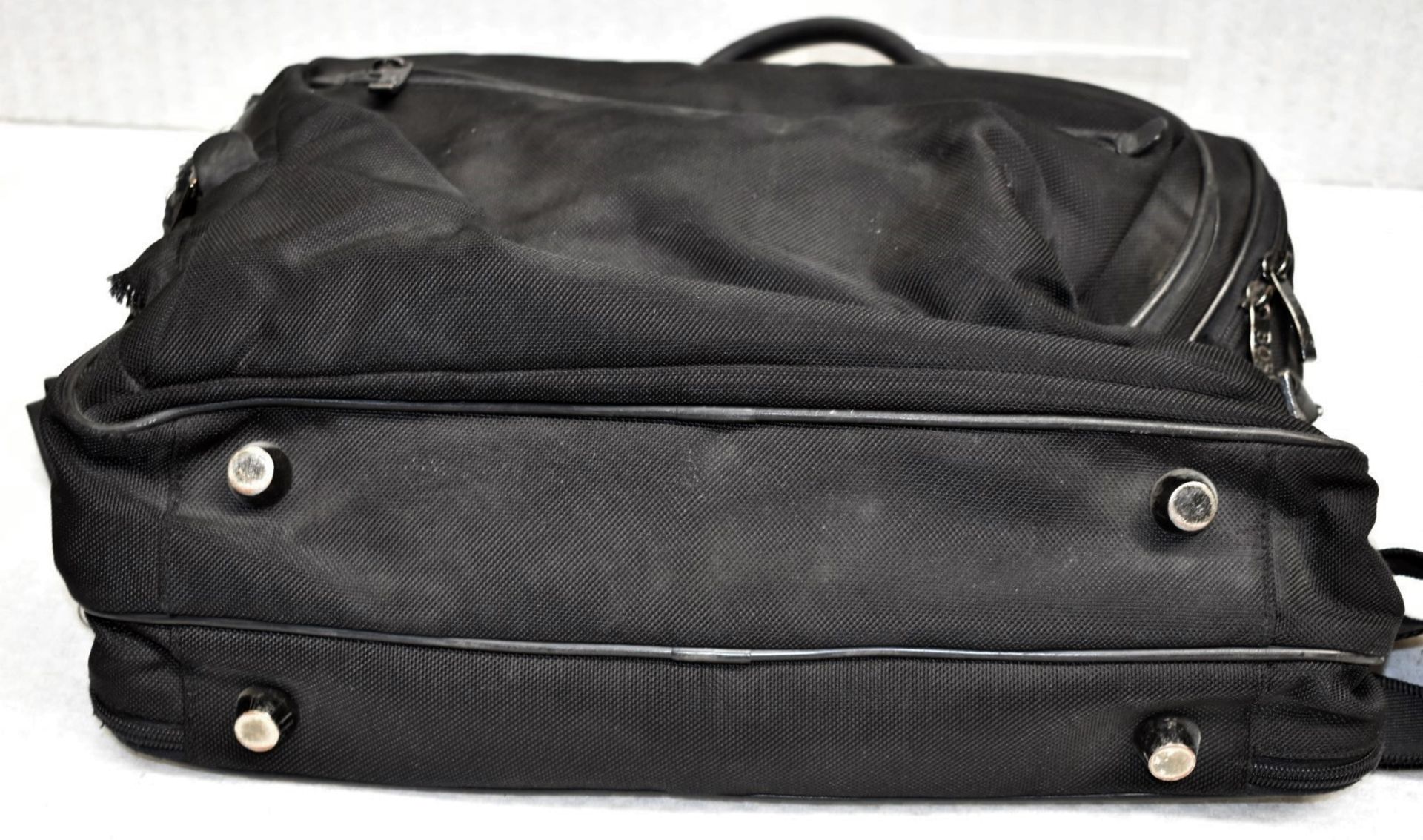 1 x HUGO BOSS Mens Shoulder Bag - Ref: CNT246/WH2/C23 - CL845 - NO VAT ON THE HAMMER - Location: - Image 4 of 7