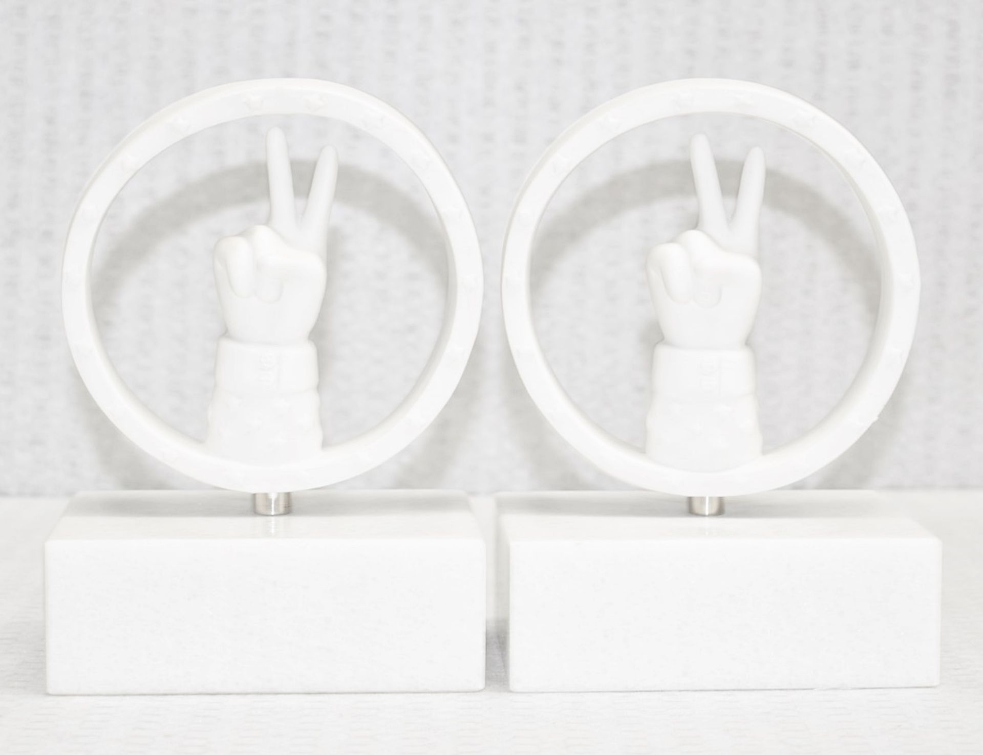 Set Of 2 x JONATHAN ADLER 'Peace' Designer Porcelain Bookends, With Alabaster Bases (Set of 2) - Image 2 of 5
