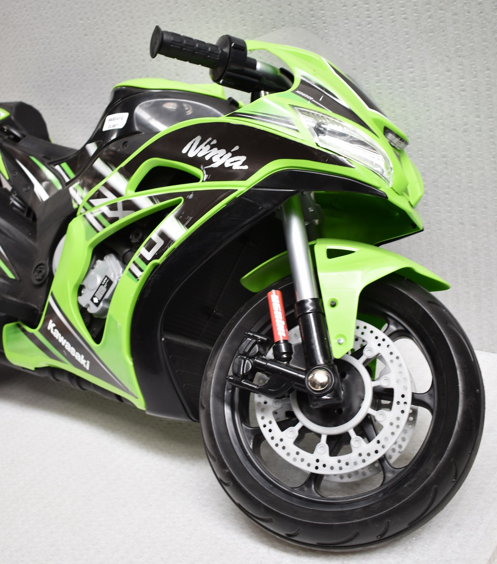 1 x INJUSTA Kawasaki Zx10 Ninja Ride-On 12v Child's Motorbike - Original Price £179.00 - Ex-Display - Image 4 of 14