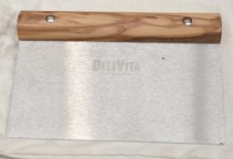 1 x DELIVITA Premium Olive Wood and Stainless Steel Dough Scraper - Unused Stock - Ref: HAS2383/