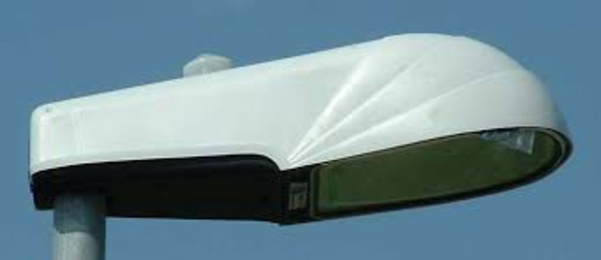 1 x Tamlite HID Street Light - Approx Size: 80 x 35 cms - Boxed Stock