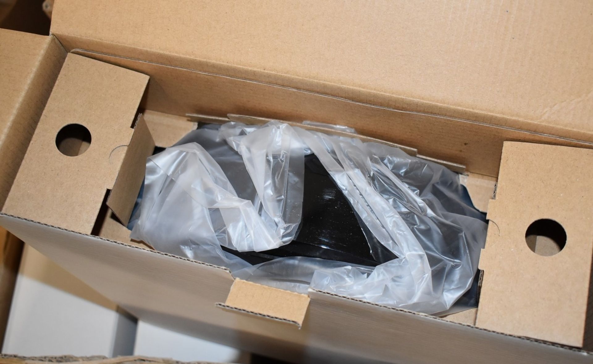 5 x Sylvania IP65 Bulkhead Lights in Black - Product Code: 0049199 - New Boxed Stock - Image 5 of 5