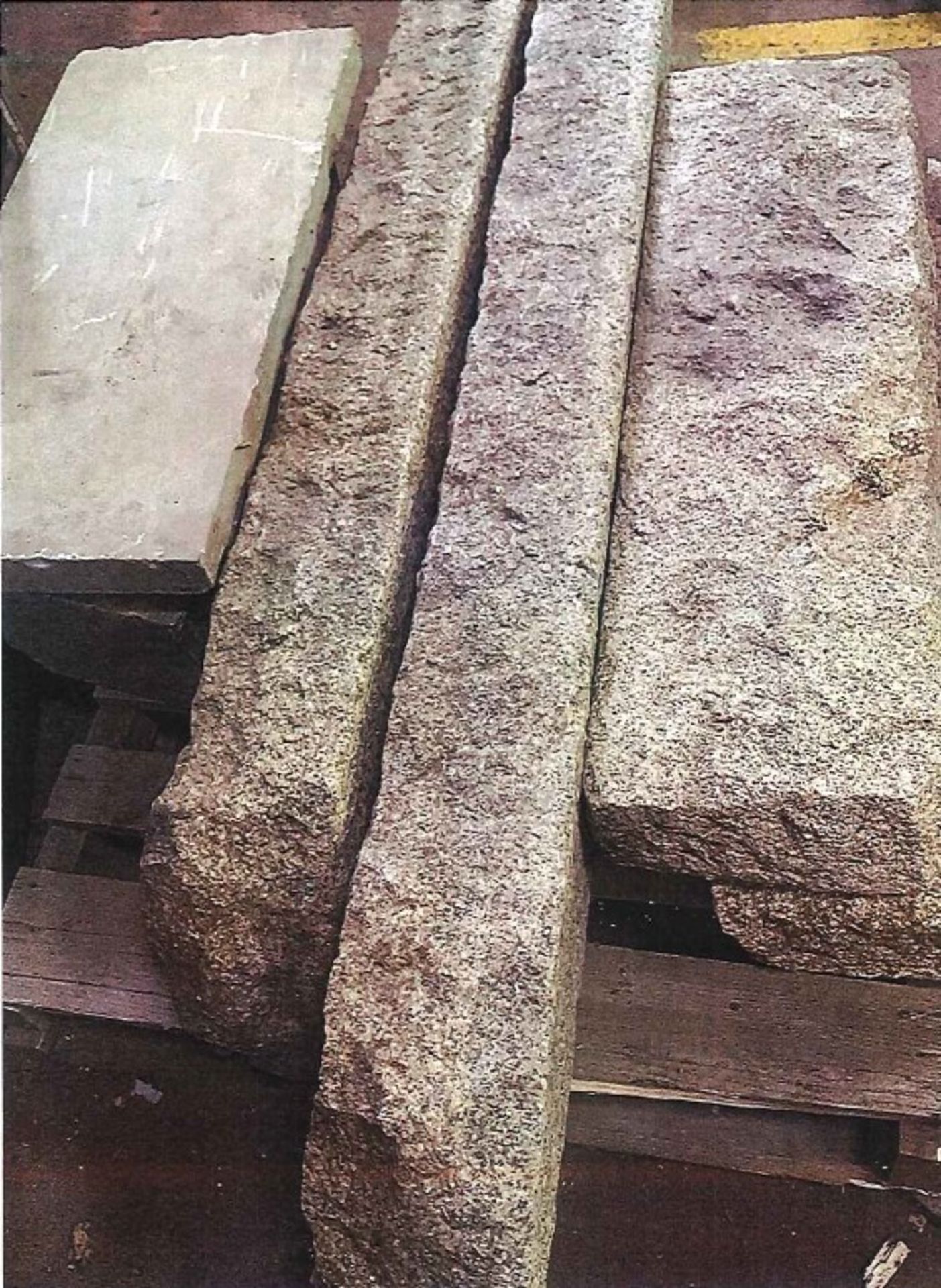 Assortment Of Various Sizes Of Granite & Sandstone Paving Slabs - Ref: 38 - CL464 - Location: - Image 2 of 4