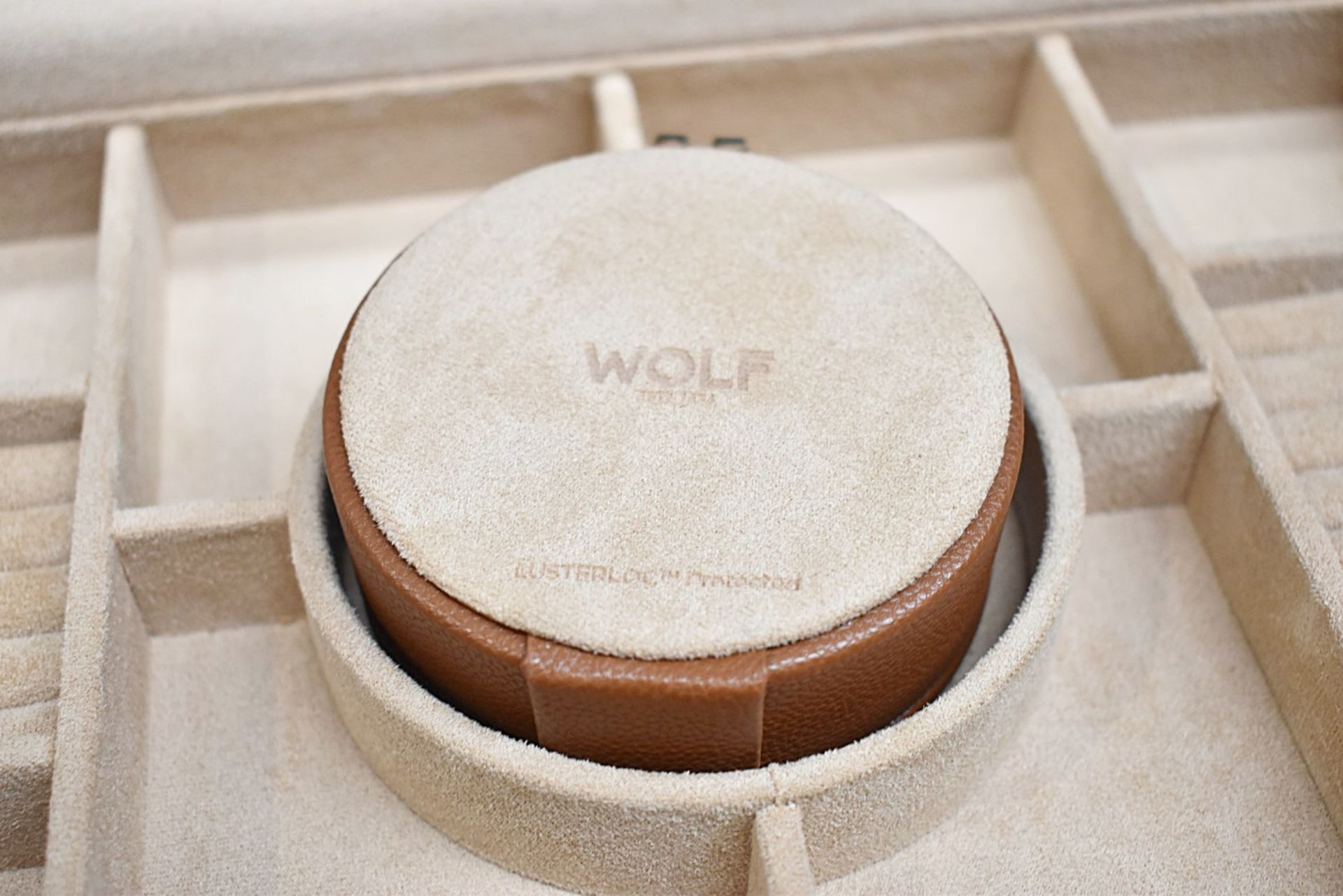 1 x WOLF 'Cassandra' Luxury Leather Upholstered Jewellery Case With Suede Lining - RRP £605.00 - Image 5 of 9