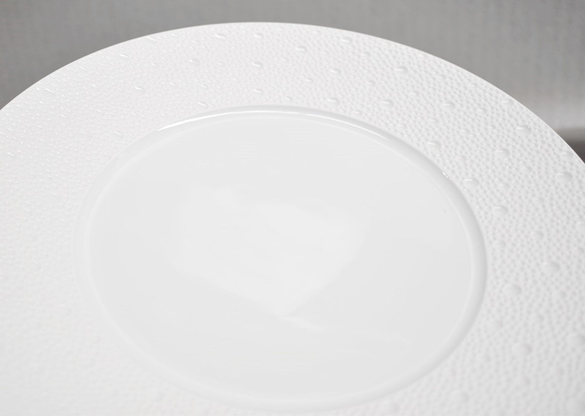 9 x BERNARDAUD 'Ecume' 26cm Porcelain Dinner Plates, Made in France - Total RRP £549.00 - Image 4 of 9