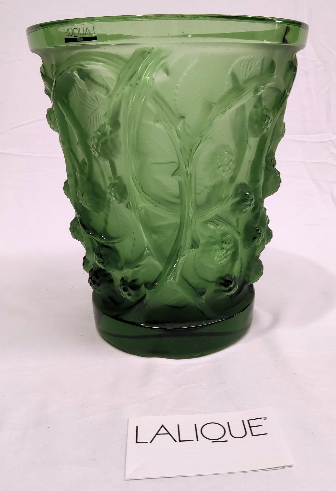1 x LALIQUE 'Mures' Exquisite Handcrafted French Green Crystal Medium Vase - Original RRP £2,690 - Image 2 of 23