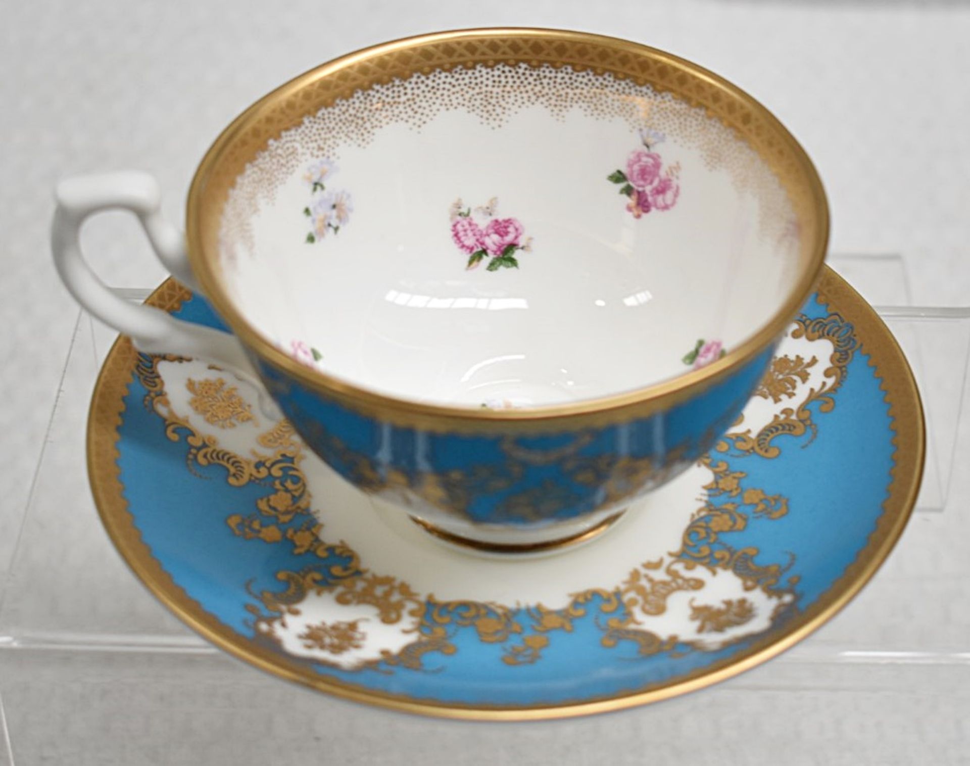 1 x ROYAL COLLECTION TRUST 'Coat of Arms' Fine Bone China Teacup and Saucer Set, Hand finished - Image 2 of 9