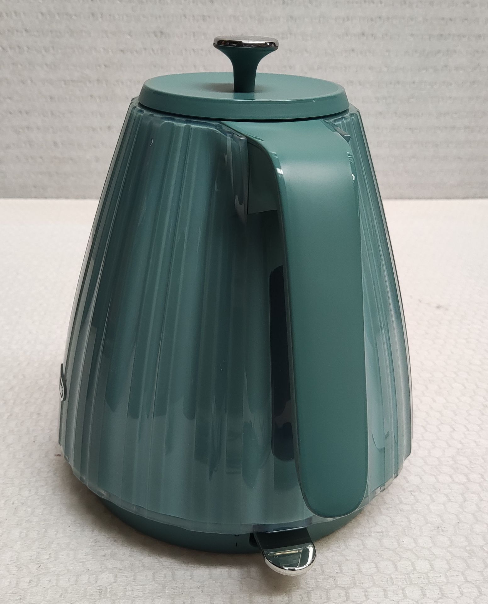 1 x DELONGHI Ballerina 1.7-litre Rapid Boil Kettle In A Sea Green Hue - Boxed - Original RRP £62.95 - Image 4 of 10