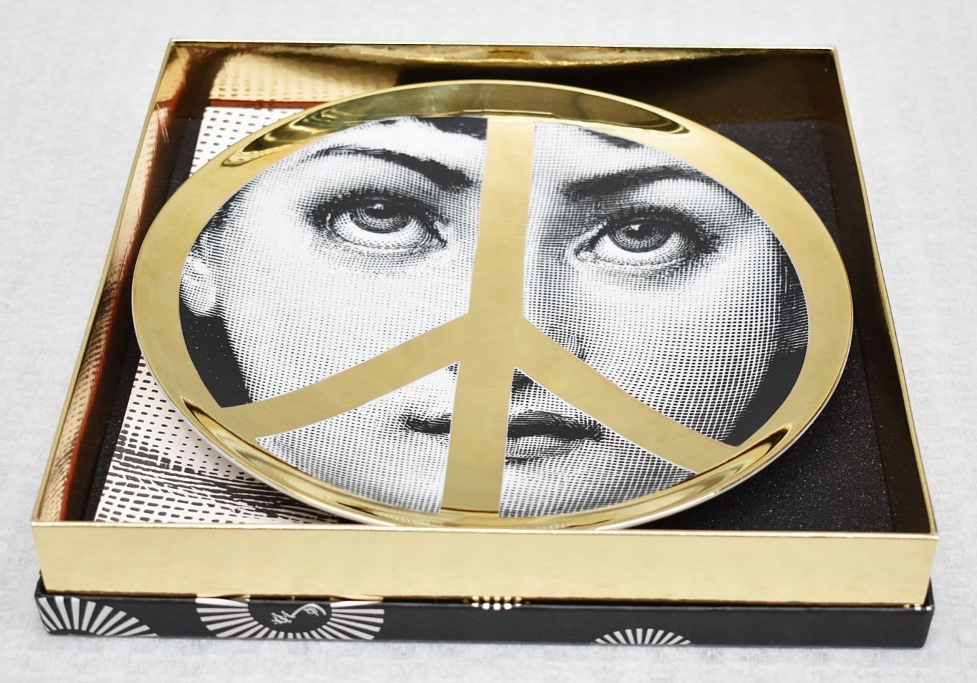 1 x FORNASETTI 'Tema e Variazioni' Designer Wall Plate (No. 404) - Original Price £280.00 - Unused - Image 5 of 12